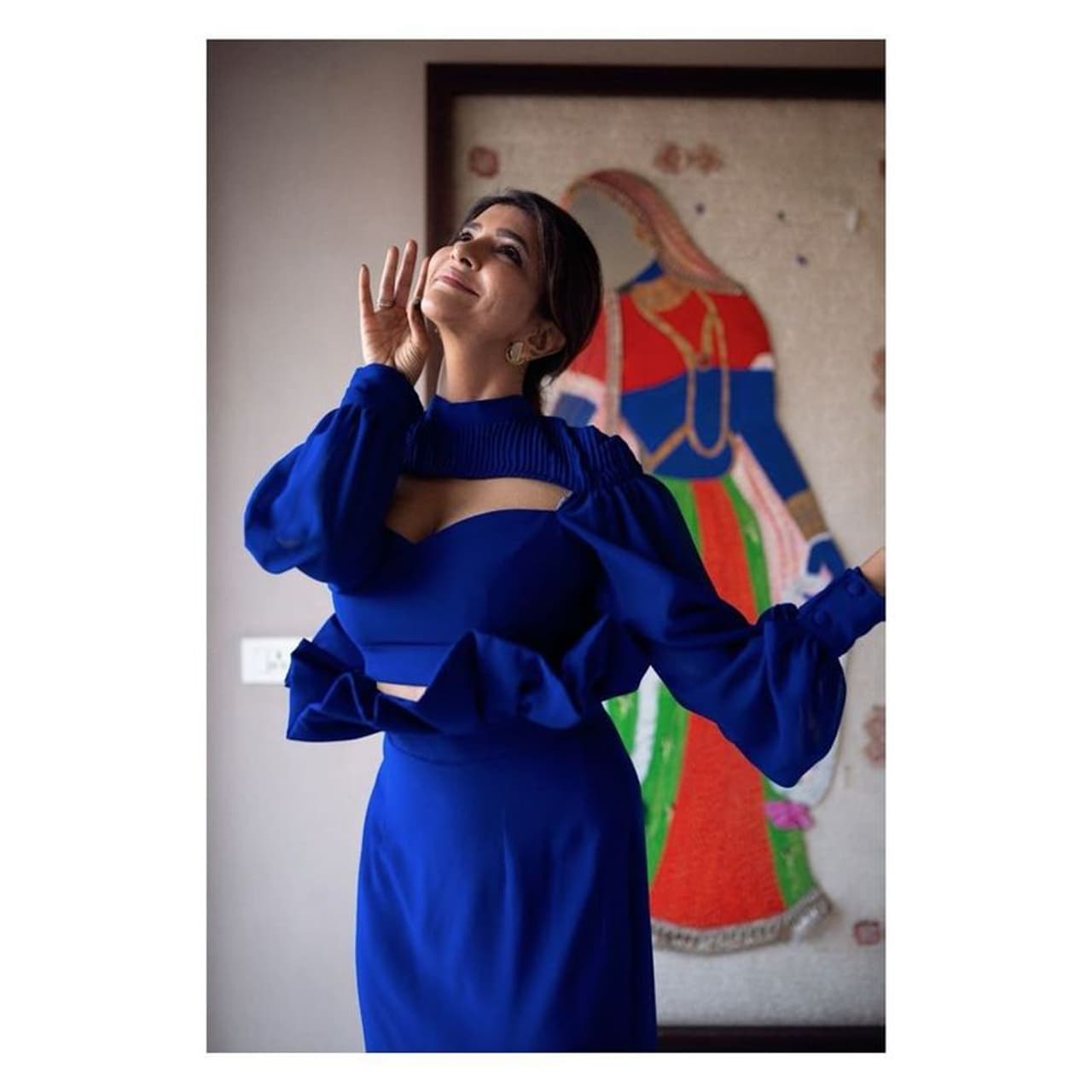 అమెరికాలోనే ఉన్నత చదువులు చదివిన మంచు లక్ష్మీ అక్కడే కెరీర్ మొదలుపెట్టారు. అలాగే టెలివిజన్ హోస్ట్ గా పలు టీవీ కార్యక్రమాలకు ఆమె పని చేయడం జరిగింది. 2004 నుండి 2008 వరకు అమెరికన్ బుల్లితెరపై ఆమె మెరిశారు. అమెరికాలోనే ఉన్నత చదువులు చదివిన మంచు లక్ష్మీ అక్కడే కెరీర్ మొదలుపెట్టారు. అలాగే టెలివిజన్ హోస్ట్ గా పలు టీవీ కార్యక్రమాలకు ఆమె పని చేయడం జరిగింది. 2004 నుండి 2008 వరకు అమెరికన్ బుల్లితెరపై ఆమె మెరిశారు.