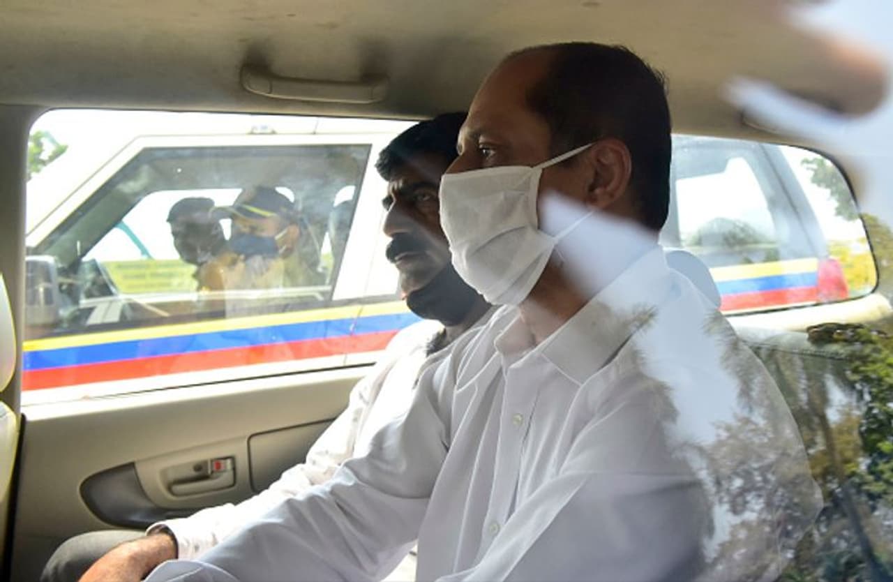 <p>One of the biggest political scandals in Maharashtra is witnessing fast paced developments. From allegations of extortion and political interference by state Home Minister Anil Deshmukh to charges of murder, coverup and conspiracy on Mumbai Police officers, the executive and the law enforcement face the heat like never before.<br /> </p><p>Here's what we know about the investigation into Mumbai Police Officer Sachin Vaze involvement in the Mansukh Hiren murder case and the allegations levelled by former Mumbai Police Commissioner Param Bir Singh.<br /> </p><p>* The Maharashtra cabinet is set to meet today at Sahyadri Guest House in Mumbai. The crucial cabinet meet, scheduled for 3:30 pm, will be attended by leaders of all three Maharashtra Vikas Aghadi parties.<br /> </p><p>* The Supreme Court will today hear Param Bir Singh's plea seeking direction for immediate impartial and fair CBI probe into alleged malpractices of Maharashtra Home Minister Anil Deshmukh.</p> <p>One of the biggest political scandals in Maharashtra is witnessing fast paced developments. From allegations of extortion and political interference by state Home Minister Anil Deshmukh to charges of murder, coverup and conspiracy on Mumbai Police officers, the executive and the law enforcement face the heat like never before.<br /> </p><p>Here's what we know about the investigation into Mumbai Police Officer Sachin Vaze involvement in the Mansukh Hiren murder case and the allegations levelled by former Mumbai Police Commissioner Param Bir Singh.<br /> </p><p>* The Maharashtra cabinet is set to meet today at Sahyadri Guest House in Mumbai. The crucial cabinet meet, scheduled for 3:30 pm, will be attended by leaders of all three Maharashtra Vikas Aghadi parties.<br /> </p><p>* The Supreme Court will today hear Param Bir Singh's plea seeking direction for immediate impartial and fair CBI probe into alleged malpractices of Maharashtra Home Minister Anil Deshmukh.</p>