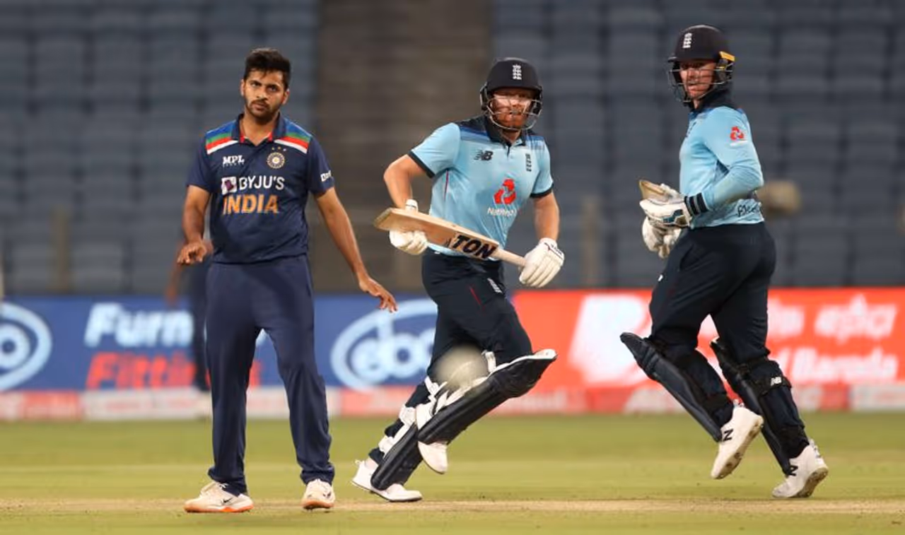 <p>After an exciting outing in the opening game, India and England would lock horns in the second One Day International at the MCA Stadium in Pune on Friday. The match would be of utmost importance for the visitor, as it has to make a come back to stay alive, while the host eyes a series win.</p><p> </p><p>The opening ODI was interesting, as England looked well on course for a historic win, only to screw it up, as India scripted a resounding comeback with the ball. While it remains to be seen of the second game produces the same thrill, we present the review for the match.</p> <p>After an exciting outing in the opening game, India and England would lock horns in the second One Day International at the MCA Stadium in Pune on Friday. The match would be of utmost importance for the visitor, as it has to make a come back to stay alive, while the host eyes a series win.</p><p> </p><p>The opening ODI was interesting, as England looked well on course for a historic win, only to screw it up, as India scripted a resounding comeback with the ball. While it remains to be seen of the second game produces the same thrill, we present the review for the match.</p>