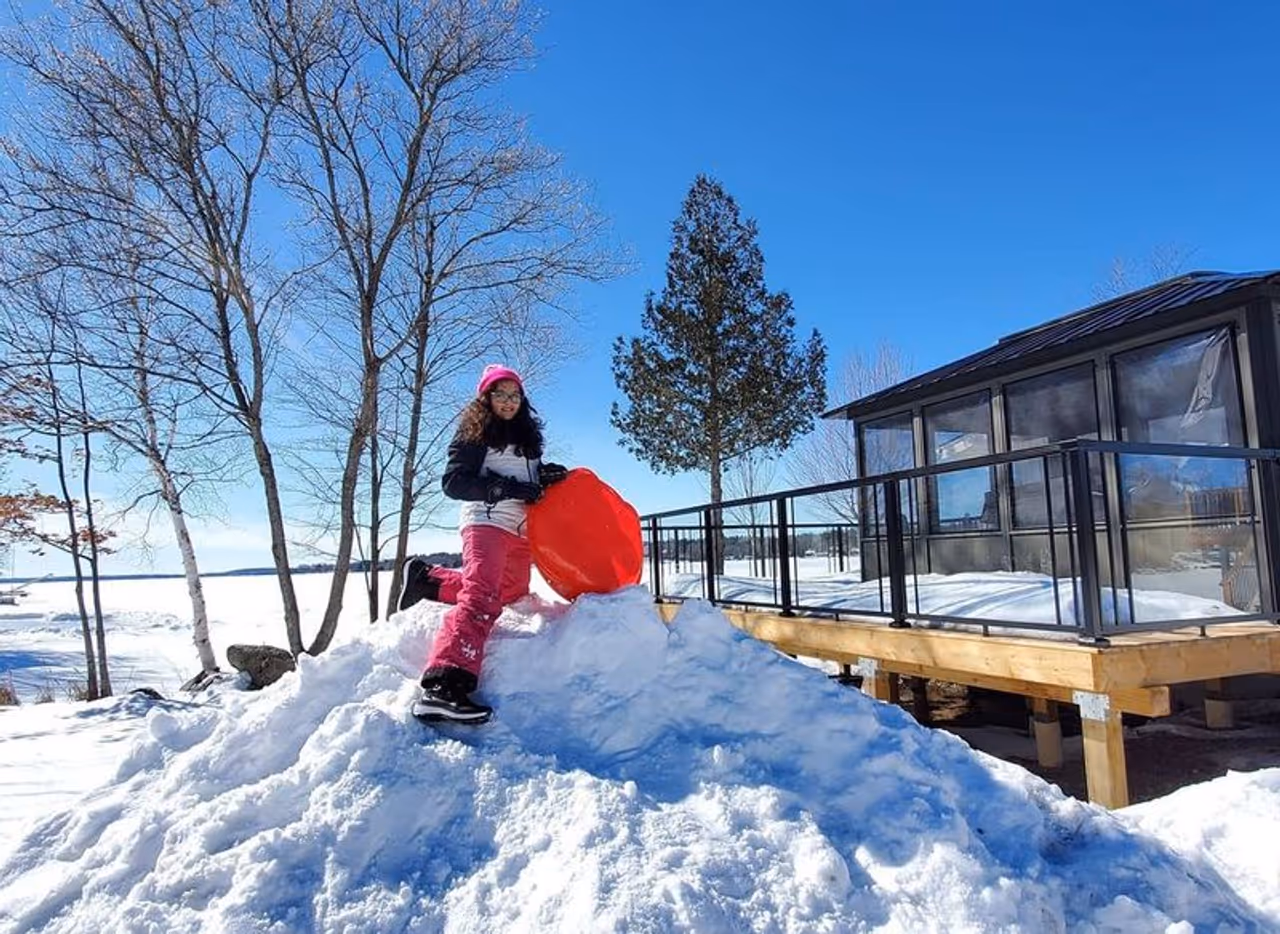 వెటరన్‌ యాక్ట్రెస్‌ రంభ ఇప్పుడు సినిమాలకు దూరంగా ఉంటున్నారు. మ్యారేజ్‌ తర్వాత సినిమాలు మానేశారు. పూర్తిగా ఫ్యామిలీతోనే ఉంటున్నారు.