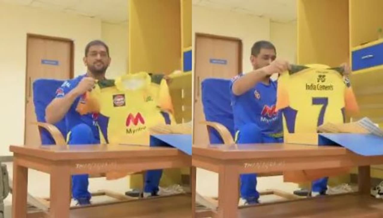 <p>ఐపీఎల్ 2021 సీజన్లో చెన్నై సూపర్ కింగ్స్కి ఆన్లైన్ షాపింగ్ సంస్థ ‘మింత్రా’ వ్యవహారిస్తున్న విషయం తెలిసిందే. 2021 సీజన్కి సంబంధించిన ‘ఎల్లో జెర్సీ’ న్యూ లుక్ని విడుదల చేశాడు సీఎస్కే సారథి మహేంద్ర సింగ్ ధోనీ...</p> <p>ఐపీఎల్ 2021 సీజన్లో చెన్నై సూపర్ కింగ్స్కి ఆన్లైన్ షాపింగ్ సంస్థ ‘మింత్రా’ వ్యవహారిస్తున్న విషయం తెలిసిందే. 2021 సీజన్కి సంబంధించిన ‘ఎల్లో జెర్సీ’ న్యూ లుక్ని విడుదల చేశాడు సీఎస్కే సారథి మహేంద్ర సింగ్ ధోనీ...</p>