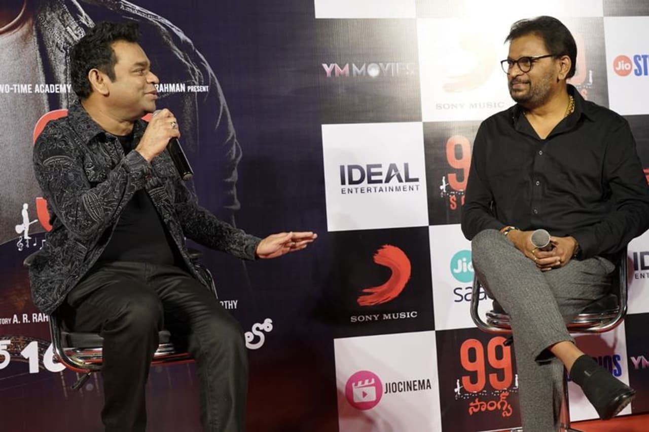 ఆస్కార్‌ విన్నర్‌,లెజెండరీ మ్యూజిక్‌ డైరెక్టర్‌ ఏ ఆర్‌ రెహ్మాన్‌ నిర్మించిన `99సాంగ్స్` చిత్రానికి విశ్వేష్‌ కృష్ణమూర్తి దర్శకత్వం వహించారు. ప్రముఖ నిర్మాణ సంస్థ జియో స్టుడియోస్‌తో కలిసి `99 సాంగ్స్` అనే చిత్రాన్ని నిర్మించారు ఏహార్ రెహ్మాన్. ఈ సినిమాకు నిర్మాతగానూ, రచయితగానూ పనిచేశారు.