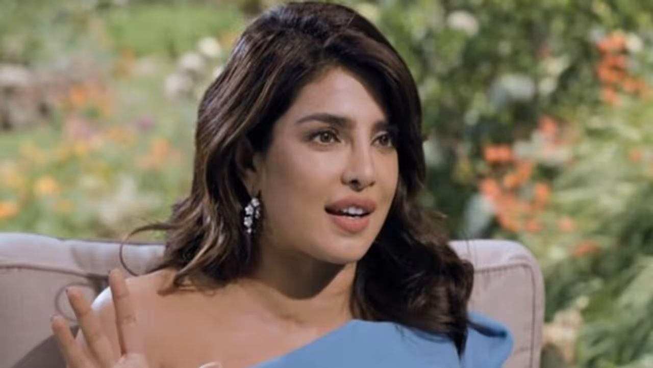 <p>ನಟಿ ಪ್ರಿಯಾಂಕಾ ಚೋಪ್ರಾ ಶುಕ್ರವಾರ ಟ್ವಿಟ್ಟರ್ ನಲ್ಲಿ ತಮ್ಮ ಅಭಿಮಾನಿಗಳಿಗಾಗಿ ಆಸ್ಕ್ ಮಿ ಎನಿಥಿಂಗ್ ಸೆಷನ್ ನಡೆಸಿದ್ದರು.</p>