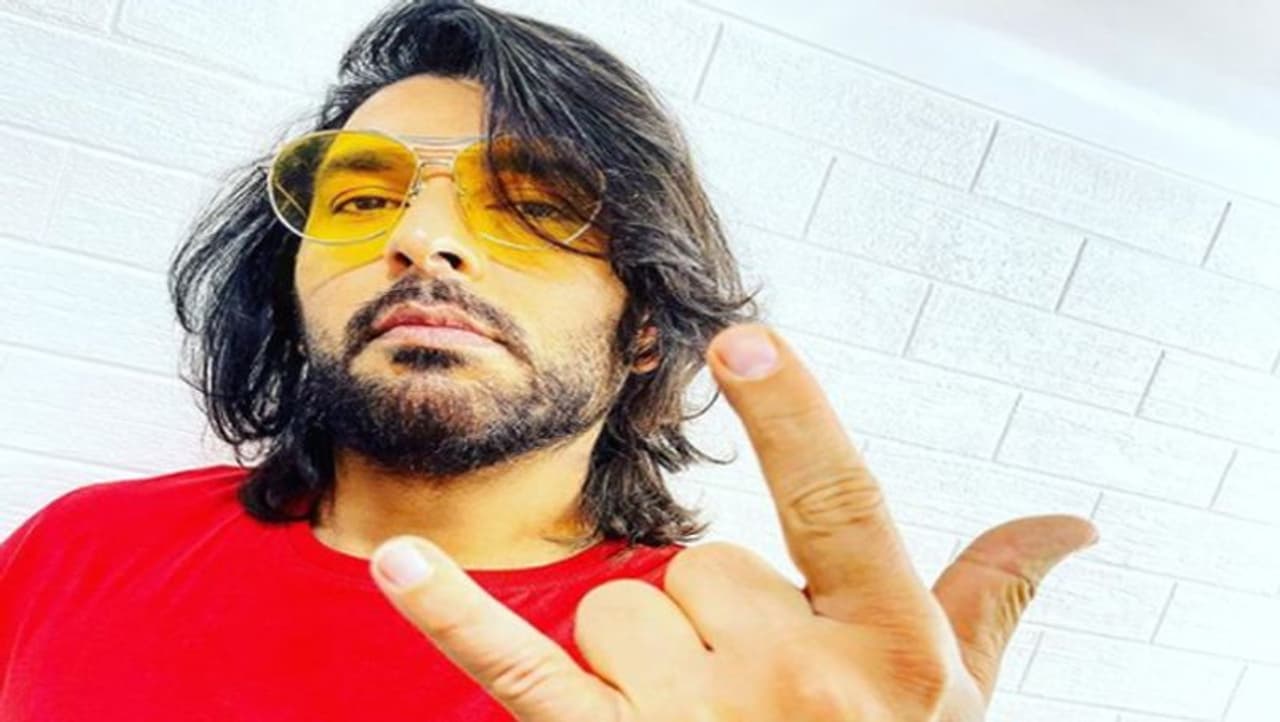 <p>ఆస్ట్రేలియాలోని మెల్బోర్న్కి చెందిన మల్గ్రేవ్ క్రికెట్ క్లబ్ తరుపున యువరాజ్ సింగ్తో పాటు వెస్టిండీస్ హిట్టర్ ‘యూనివర్సల్ బాస్’ క్రిస్ గేల్, ‘మిస్టర్ 360’ ఏబీ డివిల్లియర్స్ కూడా ఆడబోతున్నట్టు సమాచారం...</p> <p>ఆస్ట్రేలియాలోని మెల్బోర్న్కి చెందిన మల్గ్రేవ్ క్రికెట్ క్లబ్ తరుపున యువరాజ్ సింగ్తో పాటు వెస్టిండీస్ హిట్టర్ ‘యూనివర్సల్ బాస్’ క్రిస్ గేల్, ‘మిస్టర్ 360’ ఏబీ డివిల్లియర్స్ కూడా ఆడబోతున్నట్టు సమాచారం...</p>