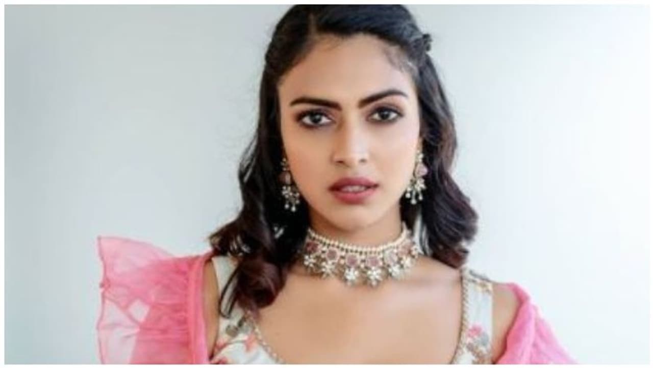 <p style="text align: justify;">ನಟಿ ಅಮಲಾ ಪೌಲ್&nbsp;'ಮಾಸ್ಟರ್' ಖ್ಯಾತಿಯ ರತ್ನಕುಮಾರ್ ನಿರ್ದೇಶನದ 'ಆದೈ' ಚಿತ್ರದಲ್ಲಿ ಡ್ರೆಸ್‌ಲೆಸ್ ಆಗಿ ನಟಿಸಿದಾಗಿನಿಂದಲೂ ಹೆಚ್ಚು ಪ್ರಾಕ್ಟಿಕಲ್ ಆಗಿದ್ದಾರೆ.</p>