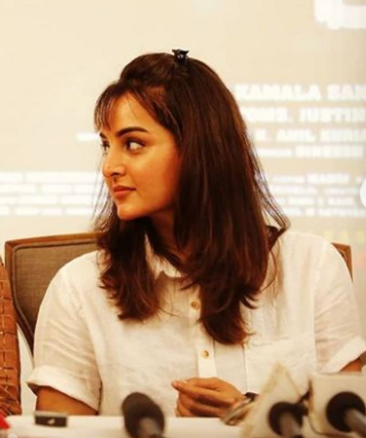 <p>நடிகை ஜோதிகாவை போல் திருமணத்திற்கு பிறகும், தொடர்ந்து கதைக்கு முக்கியத்தும் உள்ள படங்களை மலையாளத்தில் தேர்வு செய்து நடித்து வருபவர் மஞ்சு வாரியர்.</p>