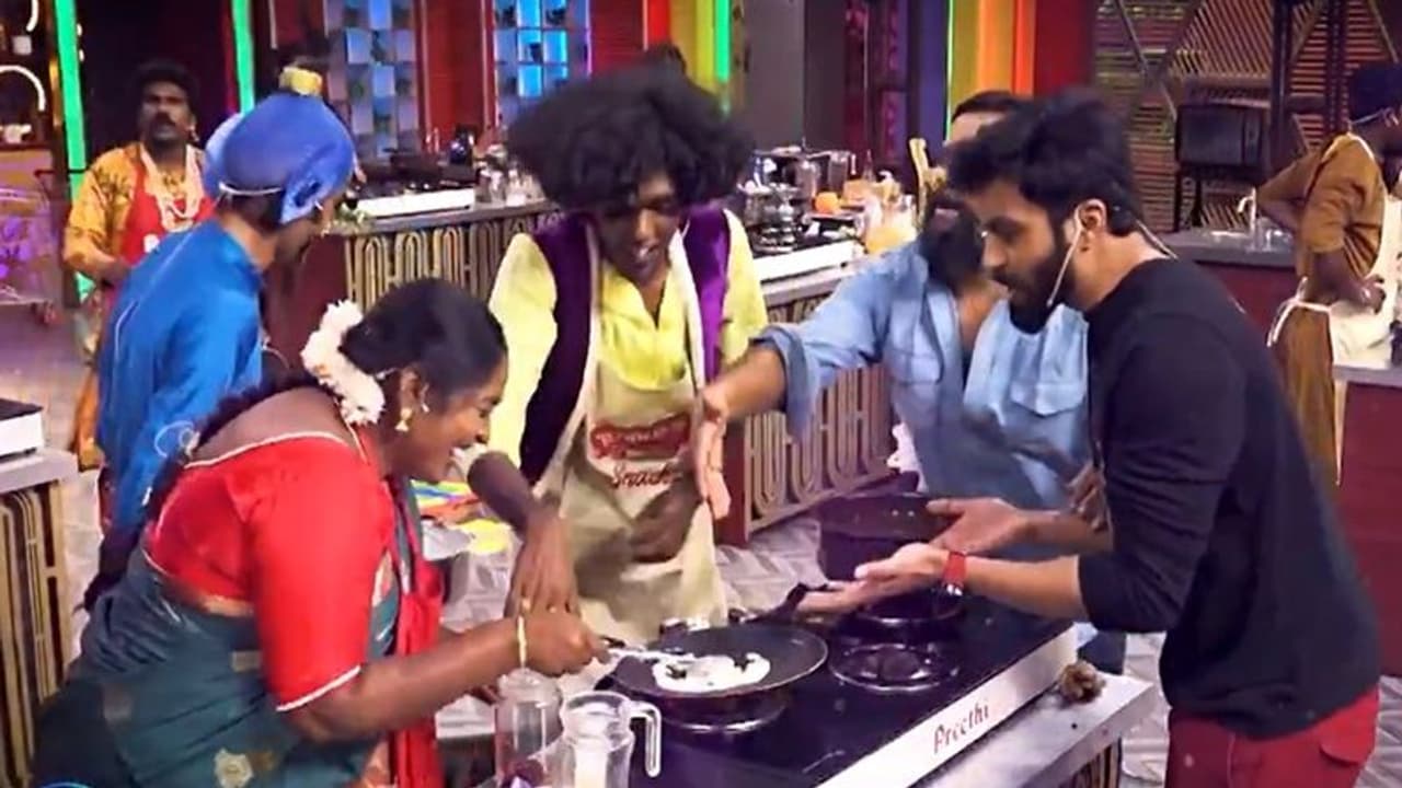 <p>விஜய் டிவியில் தற்போது ஒட்டு மொத்த ரசிகர்களின் மனம் கவர்ந்த நிகழ்ச்சியாக மாறியுள்ளது 'குக் வித் கோமாளி'. இந்த நிகழ்ச்சியின் ஃபைனல் இந்த வாரம் நடைபெற உள்ள நிலையில், வெற்றியாளர் யார் என்பது குறித்த தகவல் வைரலாக பரவி வருகிறது. <br /> </p> <p>விஜய் டிவியில் தற்போது ஒட்டு மொத்த ரசிகர்களின் மனம் கவர்ந்த நிகழ்ச்சியாக மாறியுள்ளது 'குக் வித் கோமாளி'. இந்த நிகழ்ச்சியின் ஃபைனல் இந்த வாரம் நடைபெற உள்ள நிலையில், வெற்றியாளர் யார் என்பது குறித்த தகவல் வைரலாக பரவி வருகிறது. <br /> </p>