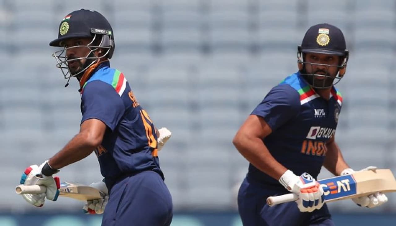 <p>ఇంగ్లాండ్‌తో జరుగుతున్న వన్డే సిరీస్‌లో తొలిసారి టీమిండియా తరుపున తొలి వికెట్‌కి సెంచరీ భాగస్వామ్యం దక్కింది... రోహిత్ శర్మ, శిఖర్ ధావన్ మధ్య వన్డేల్లో ఇది 17వ సెంచరీ భాగస్వామ్యం...</p>