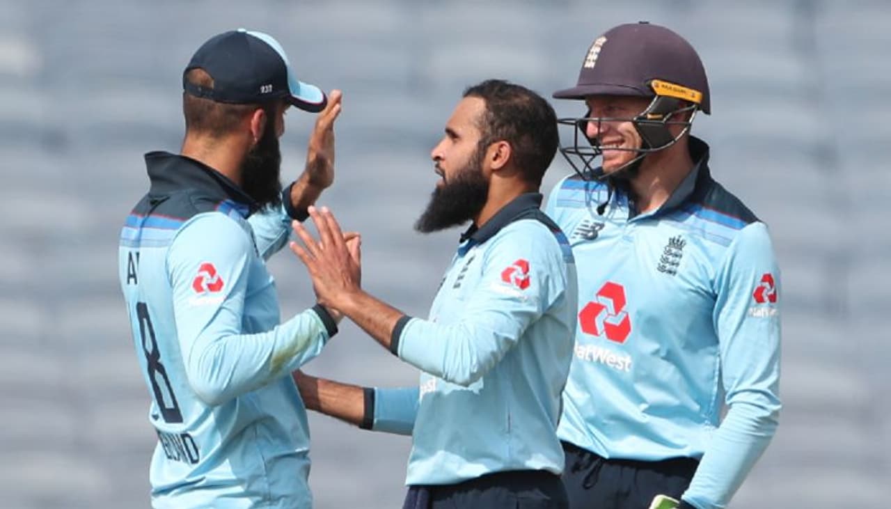 <p>షెడ్యూల్ ప్రకారం ఐపీఎల్ జరిగి ఉంటే మే 30 నాటికి సీజన్ పూర్తి అయ్యేది. అయితే జూన్ 2 నుంచి న్యూజిలాండ్తో రెండు మ్యాచుల టెస్టు సిరీస్ ఆడనుంది ఇంగ్లాండ్ జట్టు. ఐపీఎల్ కోసం ఈ సీజన్ను మిస్ అయ్యేందుకు కూడా ముందుకొచ్చారు కొందరు క్రికెటర్లు.</p> <p>షెడ్యూల్ ప్రకారం ఐపీఎల్ జరిగి ఉంటే మే 30 నాటికి సీజన్ పూర్తి అయ్యేది. అయితే జూన్ 2 నుంచి న్యూజిలాండ్తో రెండు మ్యాచుల టెస్టు సిరీస్ ఆడనుంది ఇంగ్లాండ్ జట్టు. ఐపీఎల్ కోసం ఈ సీజన్ను మిస్ అయ్యేందుకు కూడా ముందుకొచ్చారు కొందరు క్రికెటర్లు.</p>