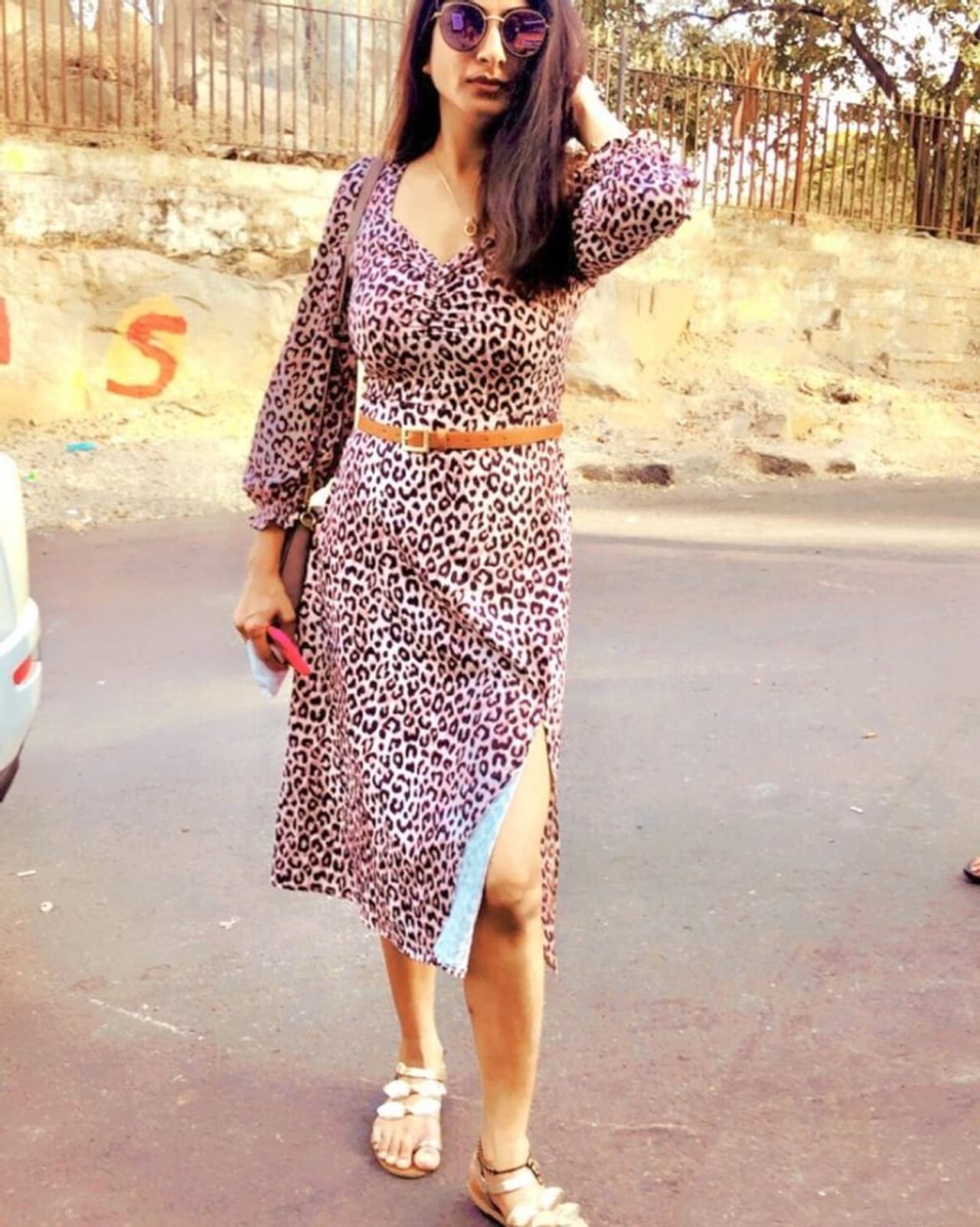 హీరోహీరోయిన్లకి అక్కగా, వదినగా, అత్తగానో కనిపిస్తుంది. పాత్ర ఏదైనా తెరపై తన నటనతో రక్తికట్టించడంలో సురేఖ వాణి తోపు అని చెప్పొచ్చు. హీరోహీరోయిన్లకి అక్కగా, వదినగా, అత్తగానో కనిపిస్తుంది. పాత్ర ఏదైనా తెరపై తన నటనతో రక్తికట్టించడంలో సురేఖ వాణి తోపు అని చెప్పొచ్చు.