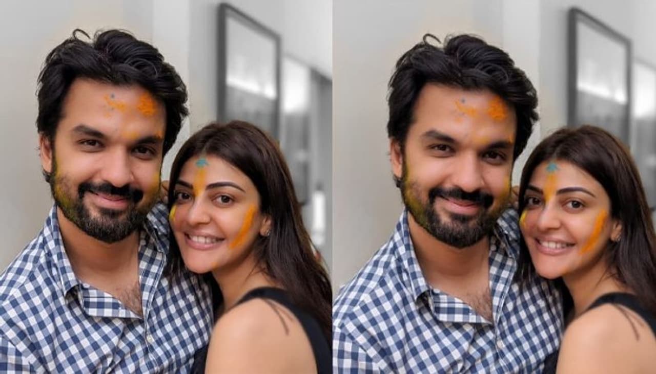 కాజల్ హోలీ పండుగని చాలా పద్ధతిగా చేసుకున్నారు. తన భర్తకి కొద్దికొద్దిగా రంగులు పూసి హుందాతనాన్ని చాటుకుంది. కాజల్ హోలీ పండుగని చాలా పద్ధతిగా చేసుకున్నారు. తన భర్తకి కొద్దికొద్దిగా రంగులు పూసి హుందాతనాన్ని చాటుకుంది.