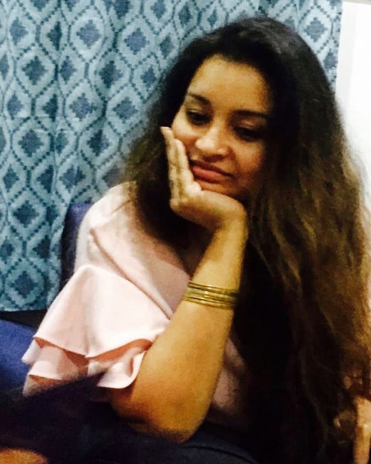 ఫ్యాషన్ డిజైనర్ గా వర్క్ చేస్తూ పుణేలో పిల్లలను పెంచి పెద్ద చేశారు. కొడుకు అకీరా, కూతురు ఆద్య టీనేజ్ వయసులో ఉన్నారు. అకీరా టీనేజ్ దాటకుండానే ఆరున్నర అడుగులకు చేరుకోవడం విశేషం. ఫ్యాషన్ డిజైనర్ గా వర్క్ చేస్తూ పుణేలో పిల్లలను పెంచి పెద్ద చేశారు. కొడుకు అకీరా, కూతురు ఆద్య టీనేజ్ వయసులో ఉన్నారు. అకీరా టీనేజ్ దాటకుండానే ఆరున్నర అడుగులకు చేరుకోవడం విశేషం.