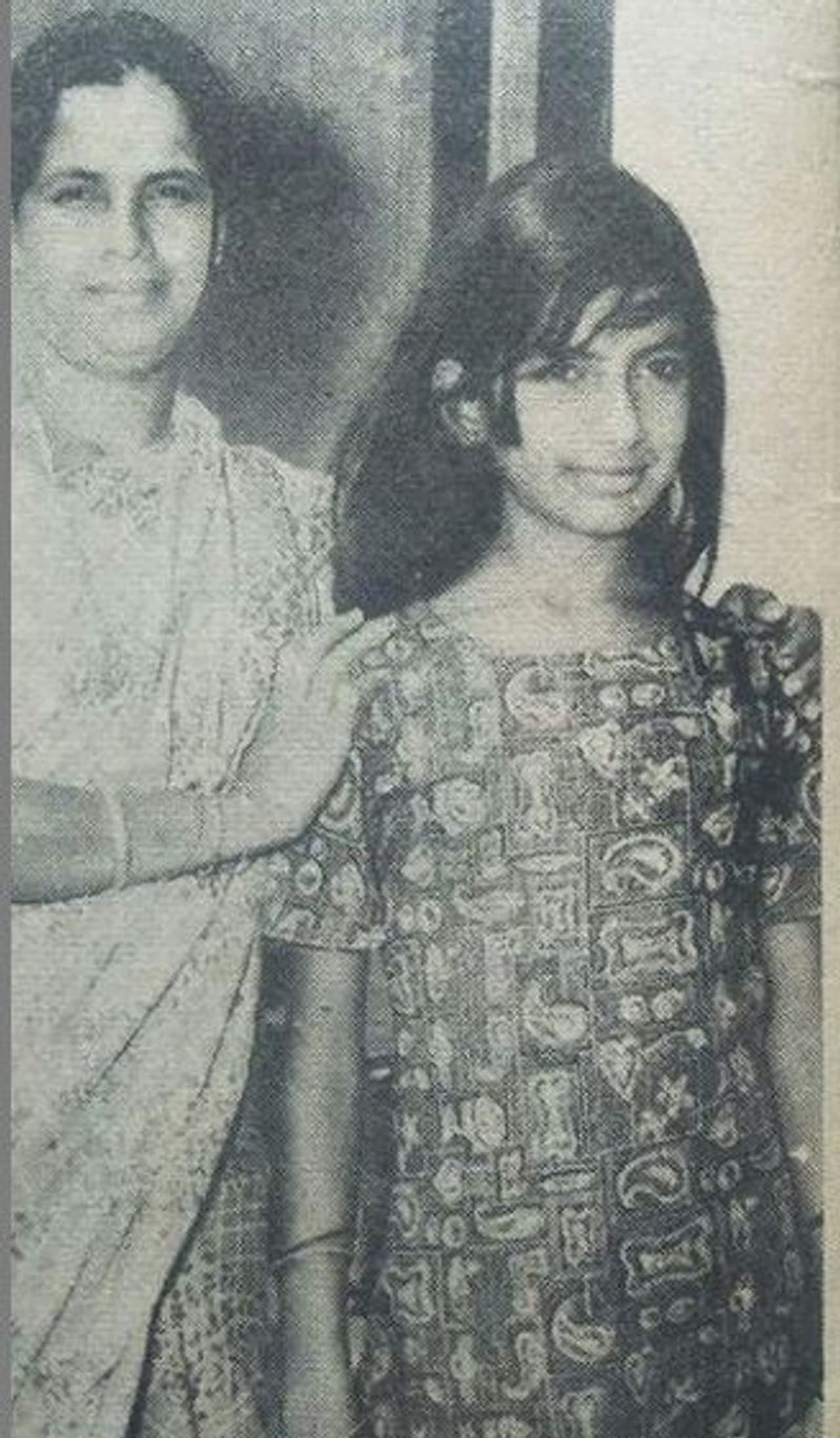 <p>நடிகை அம்பிகாவின் சிறிய வயது புகைப்படம்... அப்போதைய நாளிதழில் வெளியானது </p> <p>நடிகை அம்பிகாவின் சிறிய வயது புகைப்படம்... அப்போதைய நாளிதழில் வெளியானது </p>