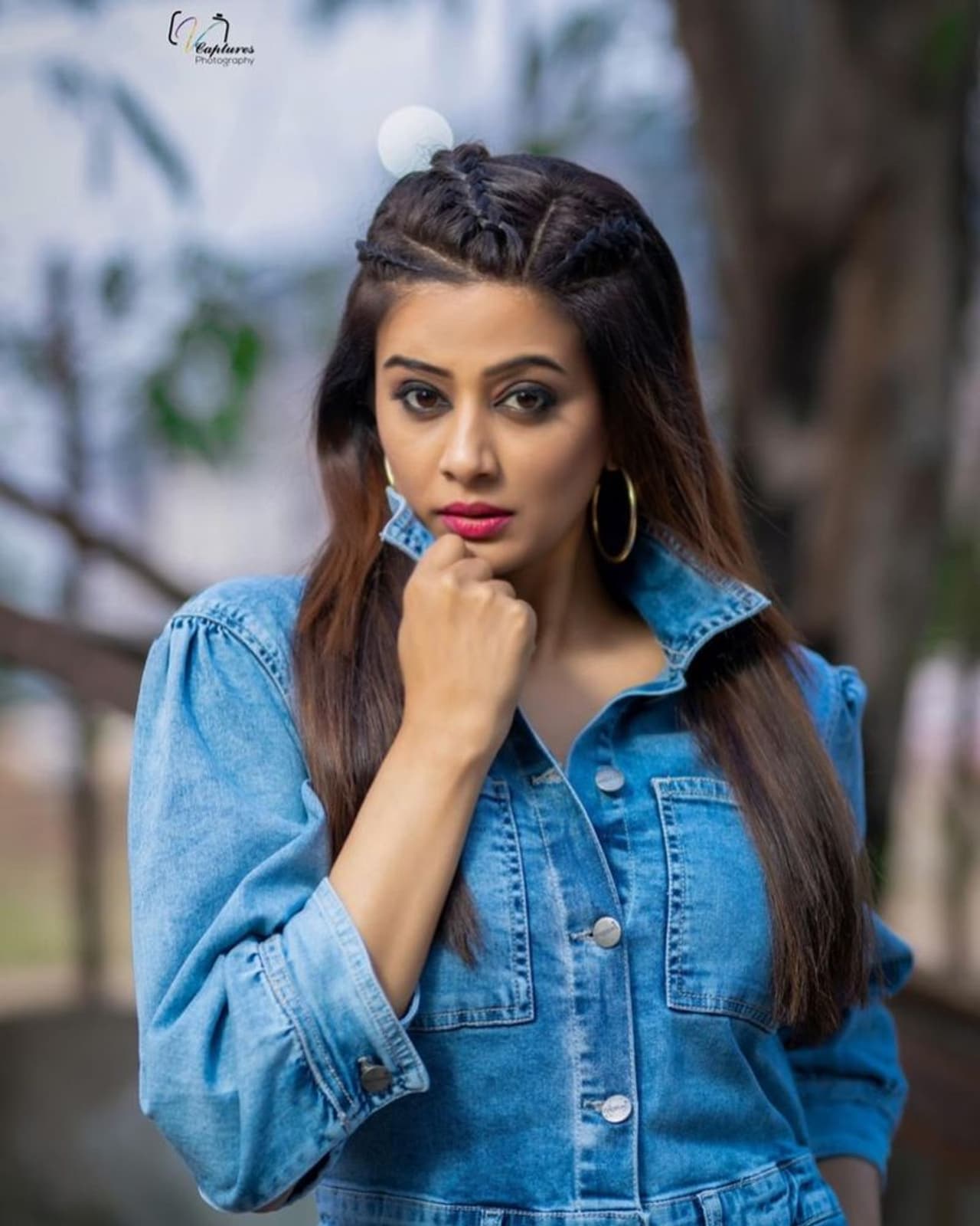 హిందీ, తెలుగు, తమిళ, కన్నడ ఇలా అన్ని బాషలలో కలిపి అరడజనుకు పైగా సినిమాలు ప్రియమణి చేస్తున్నారు. తెలుగులో వెంకటేష్ హీరోగా తెరకెక్కుతున్న నారప్పలో వెంకీ భార్యగా, మధ్య వయసుకు మహిళగా కనిపించనున్నారు. హిందీ, తెలుగు, తమిళ, కన్నడ ఇలా అన్ని బాషలలో కలిపి అరడజనుకు పైగా సినిమాలు ప్రియమణి చేస్తున్నారు. తెలుగులో వెంకటేష్ హీరోగా తెరకెక్కుతున్న నారప్పలో వెంకీ భార్యగా, మధ్య వయసుకు మహిళగా కనిపించనున్నారు.