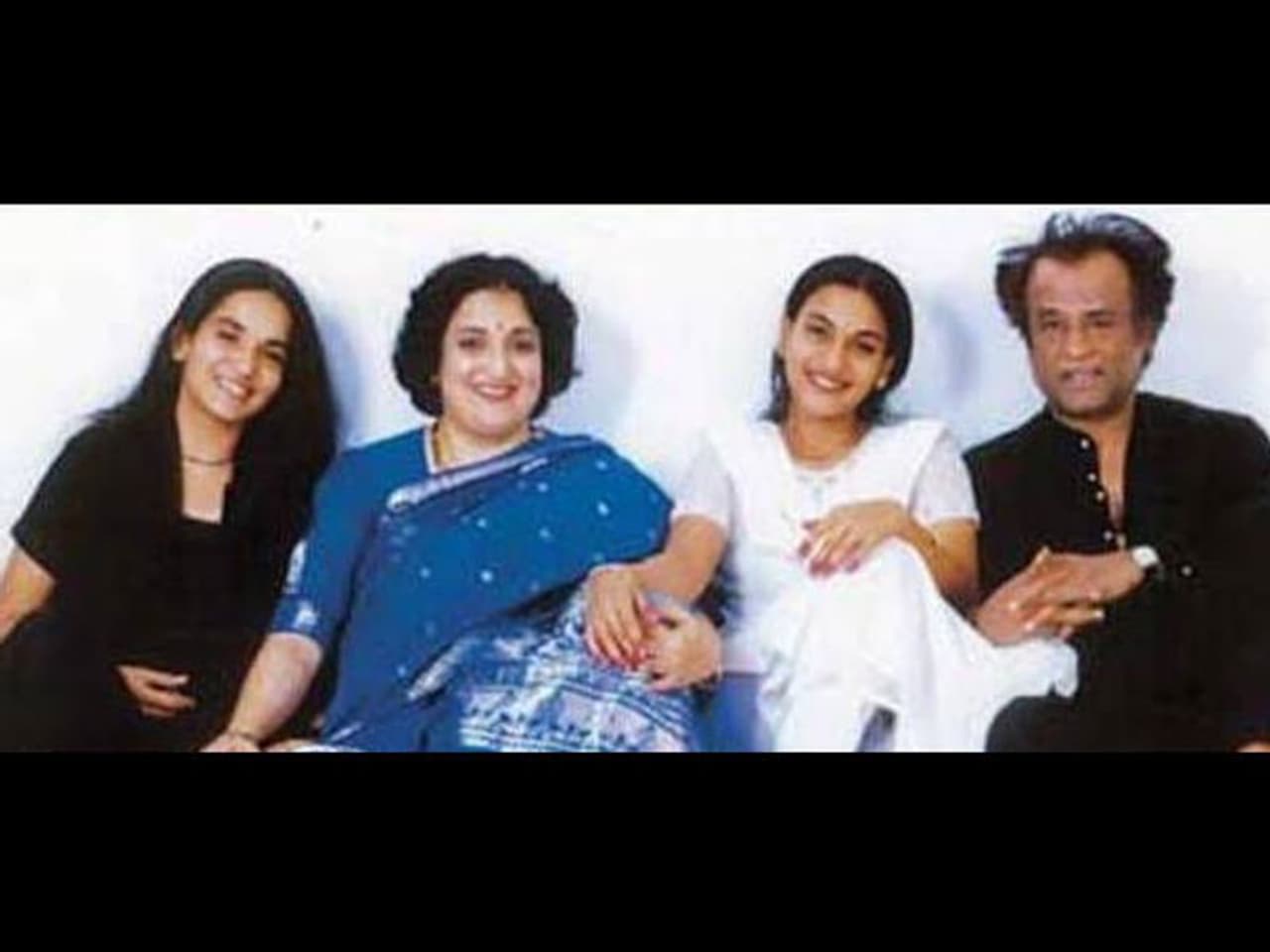 సౌత్ సూపర్ స్టార్గా రాణిస్తున్న రజనీకాంత్కి ఇద్దరు కూతుళ్లున్నారు. రజనీ, లతాల సంతానంగా ఐశ్వర్య, సౌందర్య జన్మించారు. కుమారులు లేకపోయినా ఇద్దరినీ కొడుకులుగా పెంచారు రజనీకాంత్. రజనీ ఇద్దరు కూతుళ్లు మల్టీటాలెంటెడ్ కావడం విశేషం. వీరిద్దరు సినిమాల్లోనే ప్రత్యక్షంగా, పరోక్షంగా ఇన్వాల్వ్ అయి ఉన్నారు. సౌత్ సూపర్ స్టార్గా రాణిస్తున్న రజనీకాంత్కి ఇద్దరు కూతుళ్లున్నారు. రజనీ, లతాల సంతానంగా ఐశ్వర్య, సౌందర్య జన్మించారు. కుమారులు లేకపోయినా ఇద్దరినీ కొడుకులుగా పెంచారు రజనీకాంత్. రజనీ ఇద్దరు కూతుళ్లు మల్టీటాలెంటెడ్ కావడం విశేషం. వీరిద్దరు సినిమాల్లోనే ప్రత్యక్షంగా, పరోక్షంగా ఇన్వాల్వ్ అయి ఉన్నారు.