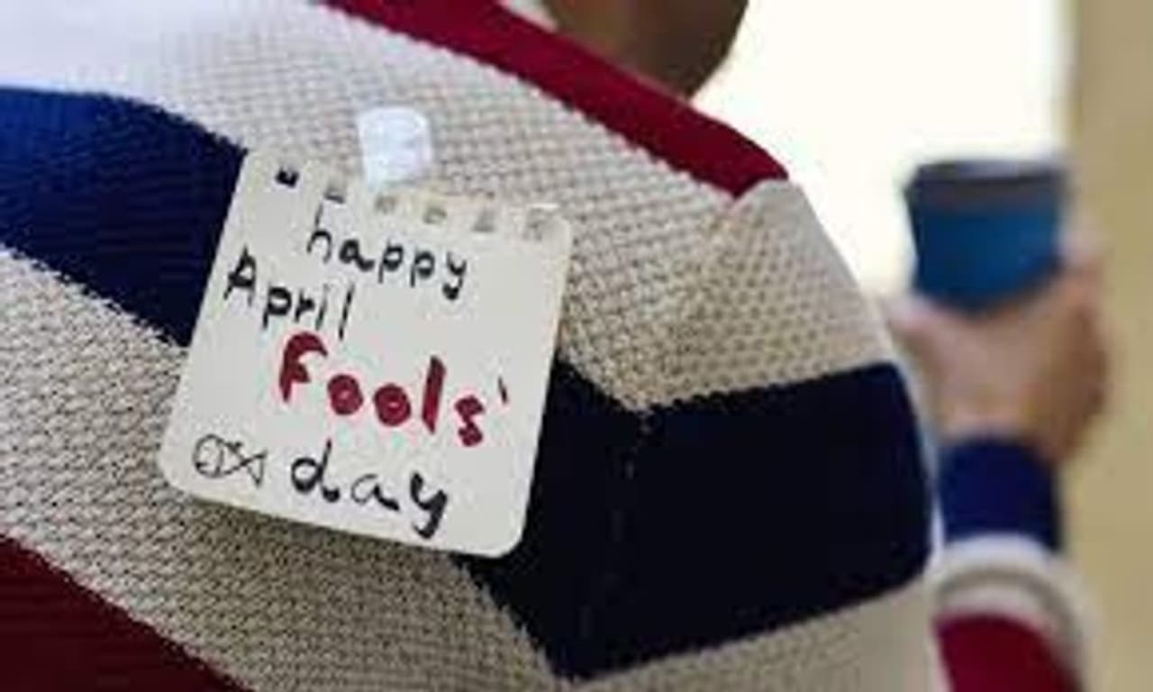 <p> కొన్ని దేశాలలో ఈ రోజు సెలవుదినం మరికొన్ని దేశాలలో సాధారణ రోజు లాగే కొనసాగుతుంది. ఏప్రిల్ 1న ఏప్రిల్ ఫూల్స్ డే ఎందుకు జరుపుకుంటారో మీకు తెలుసా? ఏప్రిల్ ఫూల్స్ డే ఎందుకు వచ్చింది తెలుసుకోండి...</p> <p> కొన్ని దేశాలలో ఈ రోజు సెలవుదినం మరికొన్ని దేశాలలో సాధారణ రోజు లాగే కొనసాగుతుంది. ఏప్రిల్ 1న ఏప్రిల్ ఫూల్స్ డే ఎందుకు జరుపుకుంటారో మీకు తెలుసా? ఏప్రిల్ ఫూల్స్ డే ఎందుకు వచ్చింది తెలుసుకోండి...</p>