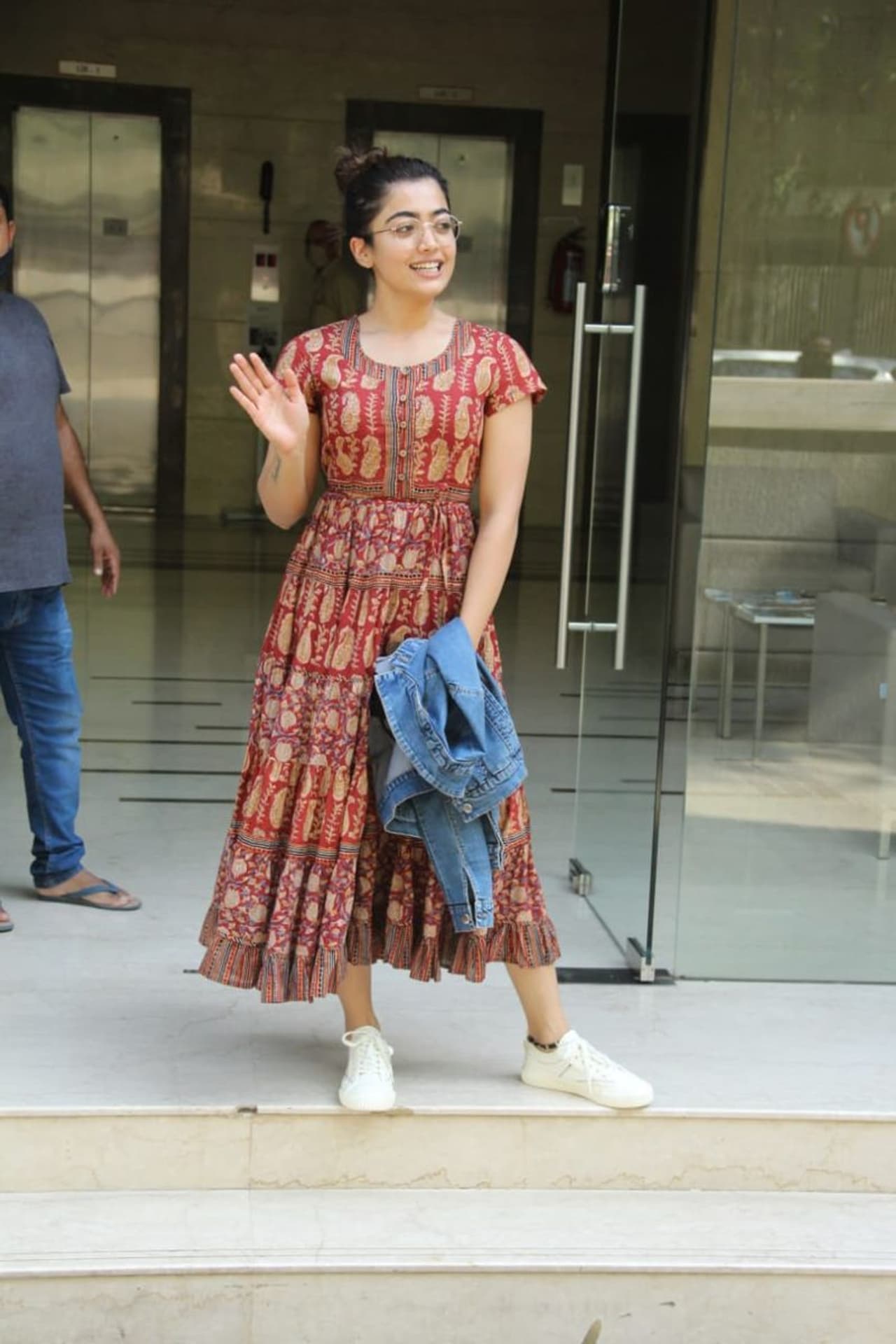 <p>ಸೌತ್ ನಟಿ ರಶ್ಮಿಕಾ ಮಂದಣ್ಣ ಸದ್ಯ ಬಾಲಿವುಡ್ನಲ್ಲೂ ಬ್ಯುಸಿಯಾಗಿದ್ದಾರೆ.</p> <p>ಸೌತ್ ನಟಿ ರಶ್ಮಿಕಾ ಮಂದಣ್ಣ ಸದ್ಯ ಬಾಲಿವುಡ್ನಲ್ಲೂ ಬ್ಯುಸಿಯಾಗಿದ್ದಾರೆ.</p>