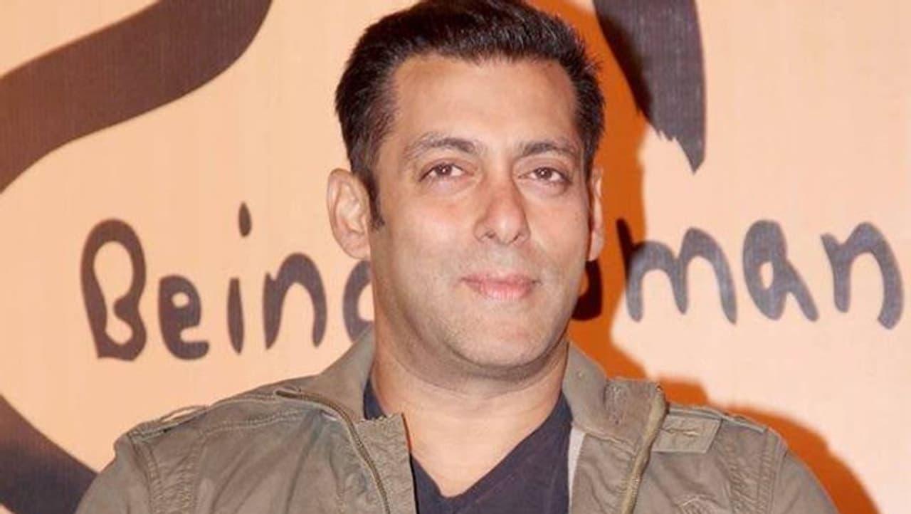 <p>ಪ್ರಸ್ತುತ&nbsp;ಬಿಗ್ ಬಾಸ್ 14ನಲ್ಲಿ ಸೂಪರ್‌ಸ್ಟಾರ್‌ ಸಲ್ಮಾನ್ ಖಾನ್ &nbsp;ಬ್ಯುಸಿಯಾಗಿದ್ದಾರೆ.</p>