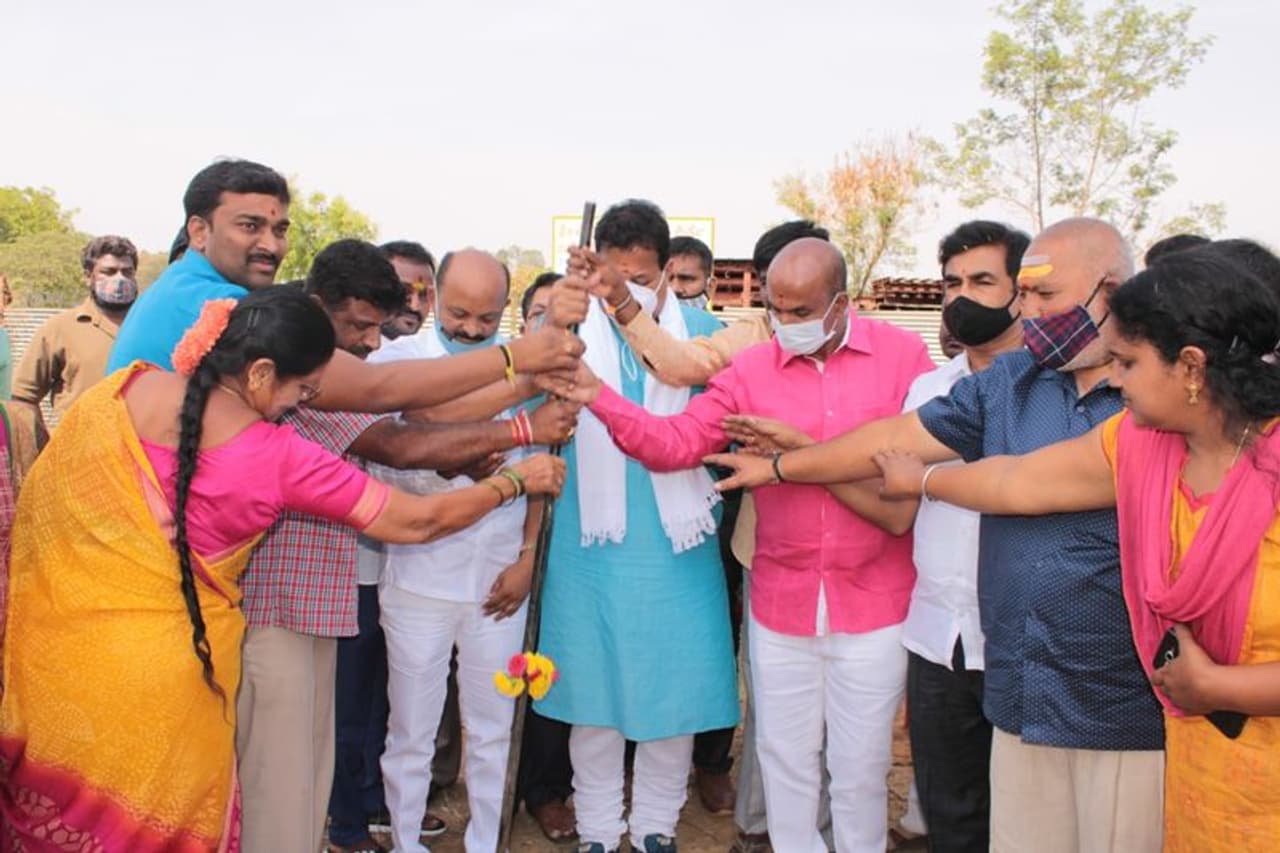 <p>ರಾಜಾನುಕುಂಟೆ ಗ್ರಾಮ ಪಂಚಾಯಿತಿ ವ್ಯಾಪ್ತಿಯಲ್ಲಿ ಎಫ್ ಎಸ್ಟಿಪಿ ಘಟಕ ಕಾಮಗಾರಿಗೆ ಗುದ್ದಲಿ ಪೂಜೆ ನೆರವೇರಿಸಿದ ವಿಶ್ವನಾಥ್</p> <p>ರಾಜಾನುಕುಂಟೆ ಗ್ರಾಮ ಪಂಚಾಯಿತಿ ವ್ಯಾಪ್ತಿಯಲ್ಲಿ ಎಫ್ ಎಸ್ಟಿಪಿ ಘಟಕ ಕಾಮಗಾರಿಗೆ ಗುದ್ದಲಿ ಪೂಜೆ ನೆರವೇರಿಸಿದ ವಿಶ್ವನಾಥ್</p>