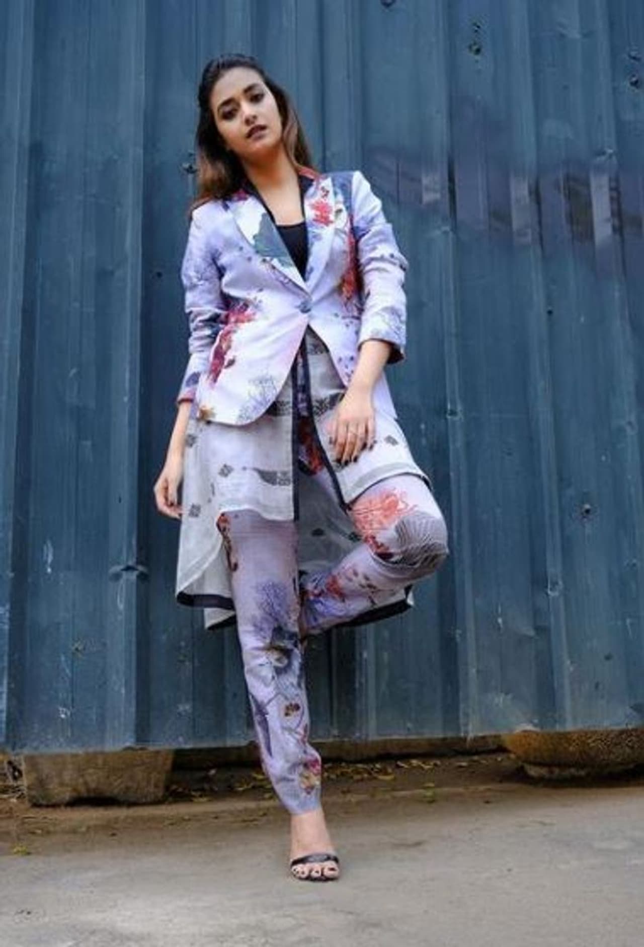 <h2> </h2><p>நடிகை நயன்தாரா, சமந்தாவை அடுத்து, தமிழ் மற்றும் தெலுங்கு திரையுலகில் முன்னணி நடிகர்கள் ஜோடி சேர்ந்து நடிக்க ஆசை படும் நடிகையாக உருவெடுத்துள்ளவர் கீர்த்தி சுரேஷ்.</p> <h2> </h2><p>நடிகை நயன்தாரா, சமந்தாவை அடுத்து, தமிழ் மற்றும் தெலுங்கு திரையுலகில் முன்னணி நடிகர்கள் ஜோடி சேர்ந்து நடிக்க ஆசை படும் நடிகையாக உருவெடுத்துள்ளவர் கீர்த்தி சுரேஷ்.</p>