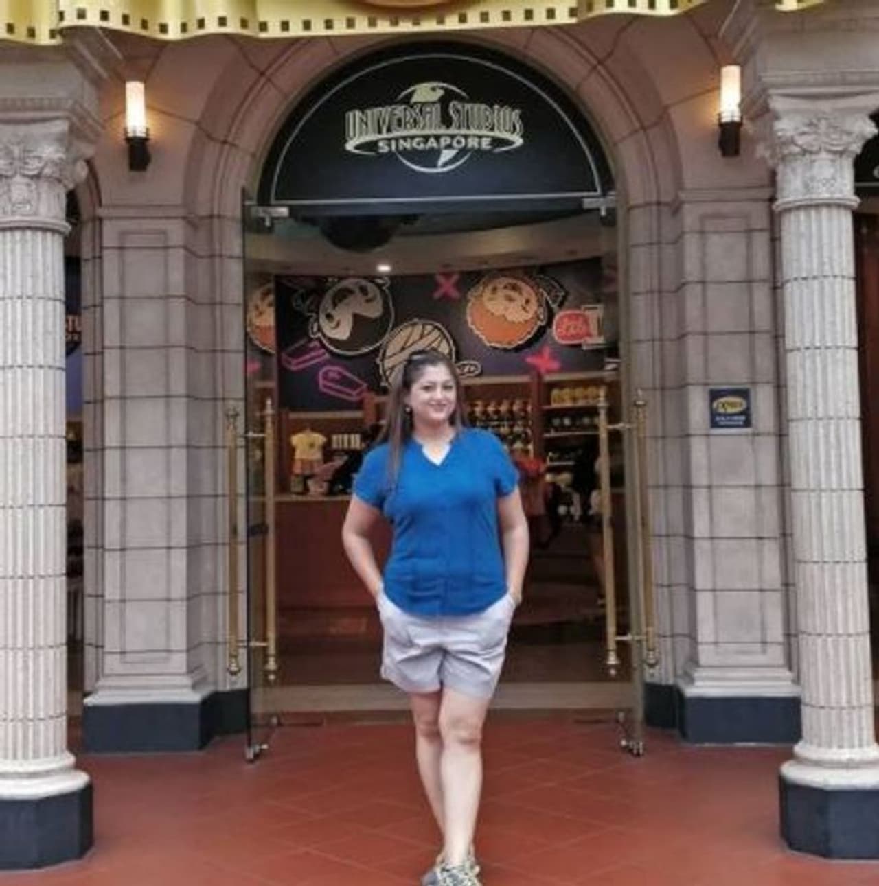 <p>வாவ் இந்த வயதிலும் குட்டை டவுசரில் கெத்து காட்டும் ரேகா&nbsp;</p>