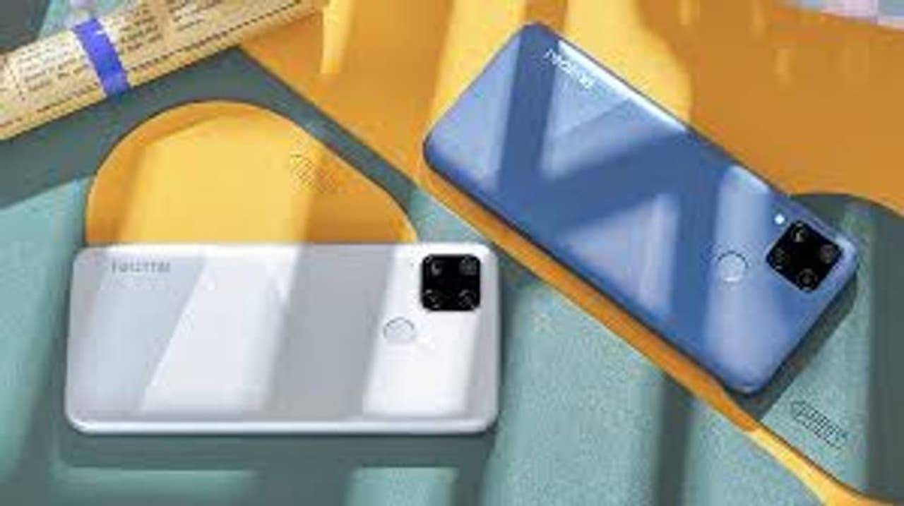 <p>రియల్మీ సి20, రియల్మీ సి25 లతో పాటు గత వారం రియల్మీ సి21ను భారత్లో లాంచ్ చేసింది. రియల్మీ సి21లో 5000 ఎంఏహెచ్ బ్యాటరీ, ట్రిపుల్ రియర్ కెమెరా సపోర్ట్ ఉంది. రియల్మీ సి21 రెడ్మి 9, పోకో సి3, వివో వై12 లు వంటి స్మార్ట్ఫోన్లతో పోటీపడుతుంది.<br /> </p> <p>రియల్మీ సి20, రియల్మీ సి25 లతో పాటు గత వారం రియల్మీ సి21ను భారత్లో లాంచ్ చేసింది. రియల్మీ సి21లో 5000 ఎంఏహెచ్ బ్యాటరీ, ట్రిపుల్ రియర్ కెమెరా సపోర్ట్ ఉంది. రియల్మీ సి21 రెడ్మి 9, పోకో సి3, వివో వై12 లు వంటి స్మార్ట్ఫోన్లతో పోటీపడుతుంది.<br /> </p>