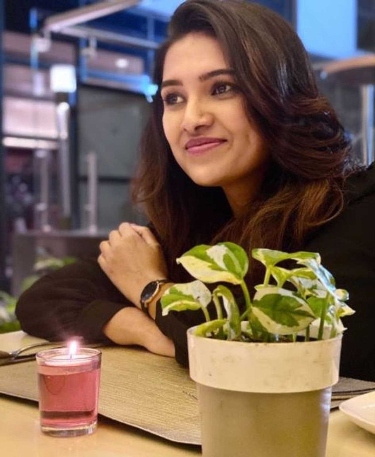 <p>நெஞ்சங்களை கவர்ந்திழுக்கும் சிரிப்பு </p> <p>நெஞ்சங்களை கவர்ந்திழுக்கும் சிரிப்பு </p>