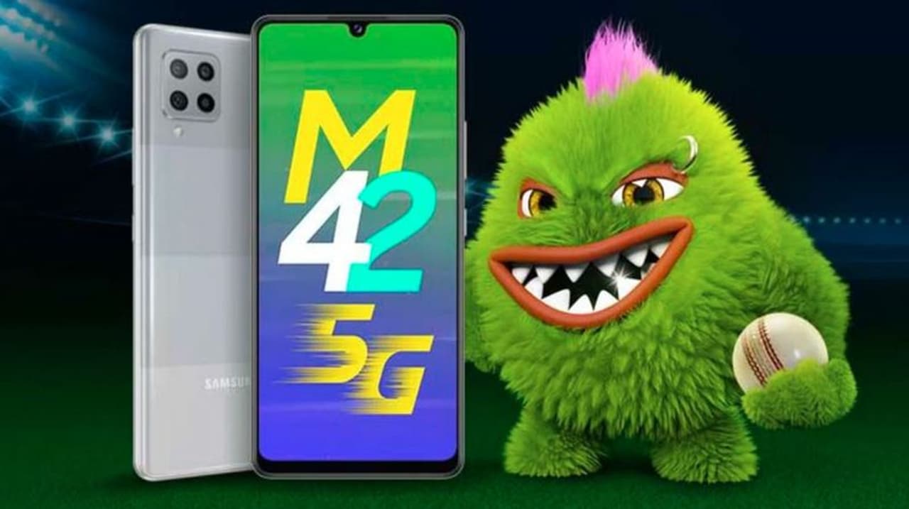 <p>ఈ ఫోన్ ని ఈ కామర్స్ దిగ్గజం అమెజాన్ ద్వారా విక్రయించనున్నారు. దీనికి సంబంధించి అమెజాన్ శామ్సంగ్ గెలాక్సీ ఎం42 5జి ఫోన్ డిజైన్ ఫోటోలను కూడా వెల్లడించింది. దీనికి వాటర్డ్రాప్ నాచ్ డిస్ ప్లే, నాలుగు బ్యాక్ కెమెరాలు ఉంటాయి.<br /> </p> <p>ఈ ఫోన్ ని ఈ కామర్స్ దిగ్గజం అమెజాన్ ద్వారా విక్రయించనున్నారు. దీనికి సంబంధించి అమెజాన్ శామ్సంగ్ గెలాక్సీ ఎం42 5జి ఫోన్ డిజైన్ ఫోటోలను కూడా వెల్లడించింది. దీనికి వాటర్డ్రాప్ నాచ్ డిస్ ప్లే, నాలుగు బ్యాక్ కెమెరాలు ఉంటాయి.<br /> </p>