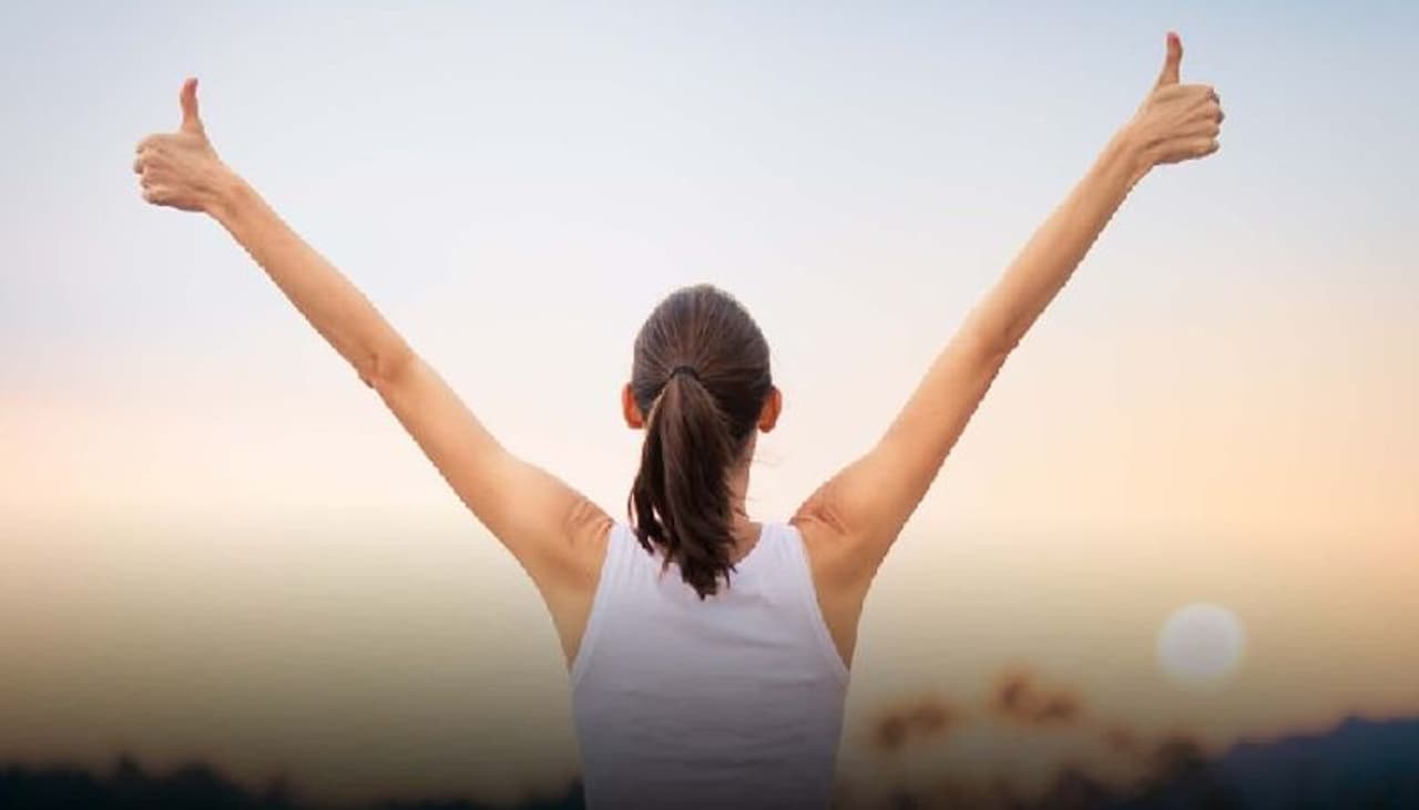 <p>ನಿಮ್ಮ ಸುತ್ತಲಿನ ಕೆಲವು ಜನರು ಹೆಚ್ಚಿನ ಕ್ಷೇತ್ರಗಳಲ್ಲಿ ಯಶಸ್ಸನ್ನು ಸಾಧಿಸುವುದನ್ನು ನೋಡಿರಬಹುದು. ಈಗ ಅವರ ಬಳಿ ಏನಿದೆ, ಅದು ಅವರನ್ನು ಎಲ್ಲದರಲ್ಲೂ ಯಶಸ್ವಿಯಾಗುವಂತೆ ಮಾಡುತ್ತದೆ ಎಂದು ಯೋಚಿಸಿರಬಹುದು. ಆದ್ದರಿಂದ ಈ ಲೇಖನದಲ್ಲಿ ಯಶಸ್ಸನ್ನು ಆಕರ್ಷಿಸುವ ಗುಣಗಳ ಬಗ್ಗೆ ಮಾತನಾಡೋಣ.</p> <p>ನಿಮ್ಮ ಸುತ್ತಲಿನ ಕೆಲವು ಜನರು ಹೆಚ್ಚಿನ ಕ್ಷೇತ್ರಗಳಲ್ಲಿ ಯಶಸ್ಸನ್ನು ಸಾಧಿಸುವುದನ್ನು ನೋಡಿರಬಹುದು. ಈಗ ಅವರ ಬಳಿ ಏನಿದೆ, ಅದು ಅವರನ್ನು ಎಲ್ಲದರಲ್ಲೂ ಯಶಸ್ವಿಯಾಗುವಂತೆ ಮಾಡುತ್ತದೆ ಎಂದು ಯೋಚಿಸಿರಬಹುದು. ಆದ್ದರಿಂದ ಈ ಲೇಖನದಲ್ಲಿ ಯಶಸ್ಸನ್ನು ಆಕರ್ಷಿಸುವ ಗುಣಗಳ ಬಗ್ಗೆ ಮಾತನಾಡೋಣ.</p>