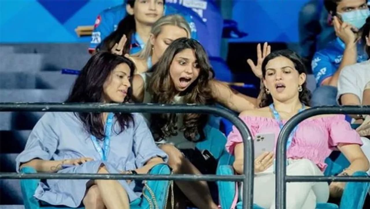 <p>ఐపీఎల్ 2021 సీజన్‌లో జరిగిన మ్యాచుల పర్ఫామెన్స్ ఆధారంగా ఆసీస్ మాజీ క్రికెటర్ బ్రాడ్ హగ్... బెస్ట్ ఎలెవన్ టీమ్‌ను ఎంపిక చేశాడు... ఈ జట్టులో సీనియర్లకు చోటు దక్కకపోవడం విశేషం.</p>