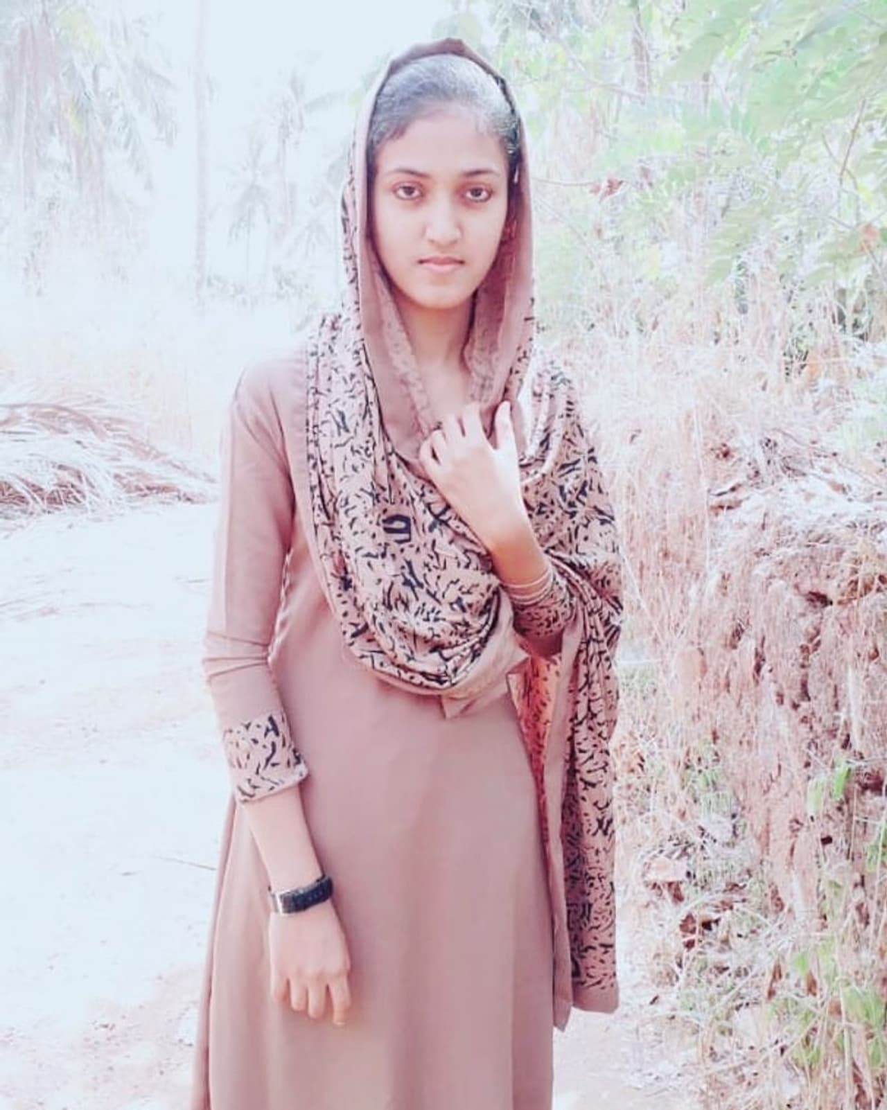 <p>മലപ്പുറം വളാഞ്ചേരി കഞ്ഞിപ്പുര ചോറ്റൂരിലാണ് സംഭവം. കഴിഞ്ഞ മാർച്ച് 10 മുതലാണ് കിഴക്കപറമ്പാട്ട് കബീറിൻറെ മകൾ സുബീറ ഫര്ഹത്തിനെ കാണാതായത്. </p> <p>മലപ്പുറം വളാഞ്ചേരി കഞ്ഞിപ്പുര ചോറ്റൂരിലാണ് സംഭവം. കഴിഞ്ഞ മാർച്ച് 10 മുതലാണ് കിഴക്കപറമ്പാട്ട് കബീറിൻറെ മകൾ സുബീറ ഫര്ഹത്തിനെ കാണാതായത്. </p>