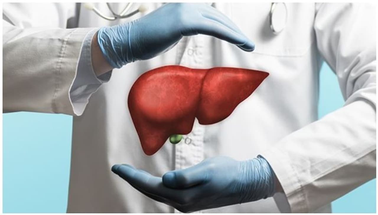 <p>ಬೇಯಿಸಿದ ಆಹಾರವು ಕೊಬ್ಬು ಮತ್ತು ಪ್ರೋಟಿನ್‌ಗಳನ್ನು ತಯಾರಿಸುತ್ತದೆ ಮತ್ತು ರಕ್ತ ಹೆಪ್ಪುಗಟ್ಟುವಿಕೆಯನ್ನು ಮಾಡಲು ಅಗತ್ಯವಿರುವ ಪ್ರೋಟೀನ್‌ಗಳನ್ನು ರಚಿಸುತ್ತದೆ. ಆದ್ದರಿಂದ ಯಕೃತ್ತನ್ನು ಆರೋಗ್ಯಕರವಾಗಿಡುವುದು ನಮ್ಮನ್ನು ಆರೋಗ್ಯವಾಗಿರಿಸುವ ಮೊದಲ ಜವಾಬ್ದಾರಿ. &nbsp;ಈಗ ಮೂಡುವ ಪ್ರಶ್ನೆ ಎಂದರೆ ಯಕೃತ್ತನ್ನು ಆರೋಗ್ಯಕರವಾಗಿಡಲು ಏನು ಮಾಡಬೇಕು? &nbsp;ಈ ಆಹಾರಗಳು ಯಕೃತ್ತನ್ನು ಆರೋಗ್ಯಕರವಾಗಿಡಲು ಮತ್ತು ಅದನ್ನು ಬಲಪಡಿಸಲು ಬಳಸಬಹುದು. ಅವುಗಳ ಬಗ್ಗೆ ಮಾಹಿತಿ ಇಲ್ಲಿದೆ...&nbsp;</p>