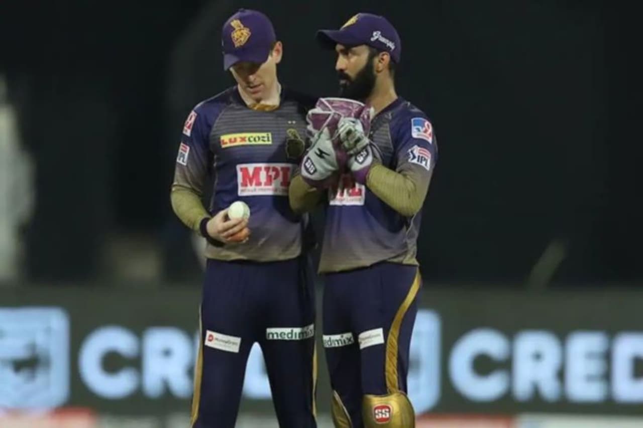 <p>ఐపీఎల్ 2021 సీజన్లో ఆర్ఆర్, కేకేఆర్ మధ్య జరిగిన మ్యాచ్కి ముందు రాయల్స్పై తిరుగులేని ఆధిపత్యంలో ఉంది కోల్కత్తా నైట్రైడర్స్. గత 7 మ్యాచుల్లో ఆరు మ్యాచుల్లో రాజస్థాన్ను ఓడించింది కోల్కత్తా నైట్రైడర్స్..</p> <p>ఐపీఎల్ 2021 సీజన్లో ఆర్ఆర్, కేకేఆర్ మధ్య జరిగిన మ్యాచ్కి ముందు రాయల్స్పై తిరుగులేని ఆధిపత్యంలో ఉంది కోల్కత్తా నైట్రైడర్స్. గత 7 మ్యాచుల్లో ఆరు మ్యాచుల్లో రాజస్థాన్ను ఓడించింది కోల్కత్తా నైట్రైడర్స్..</p>