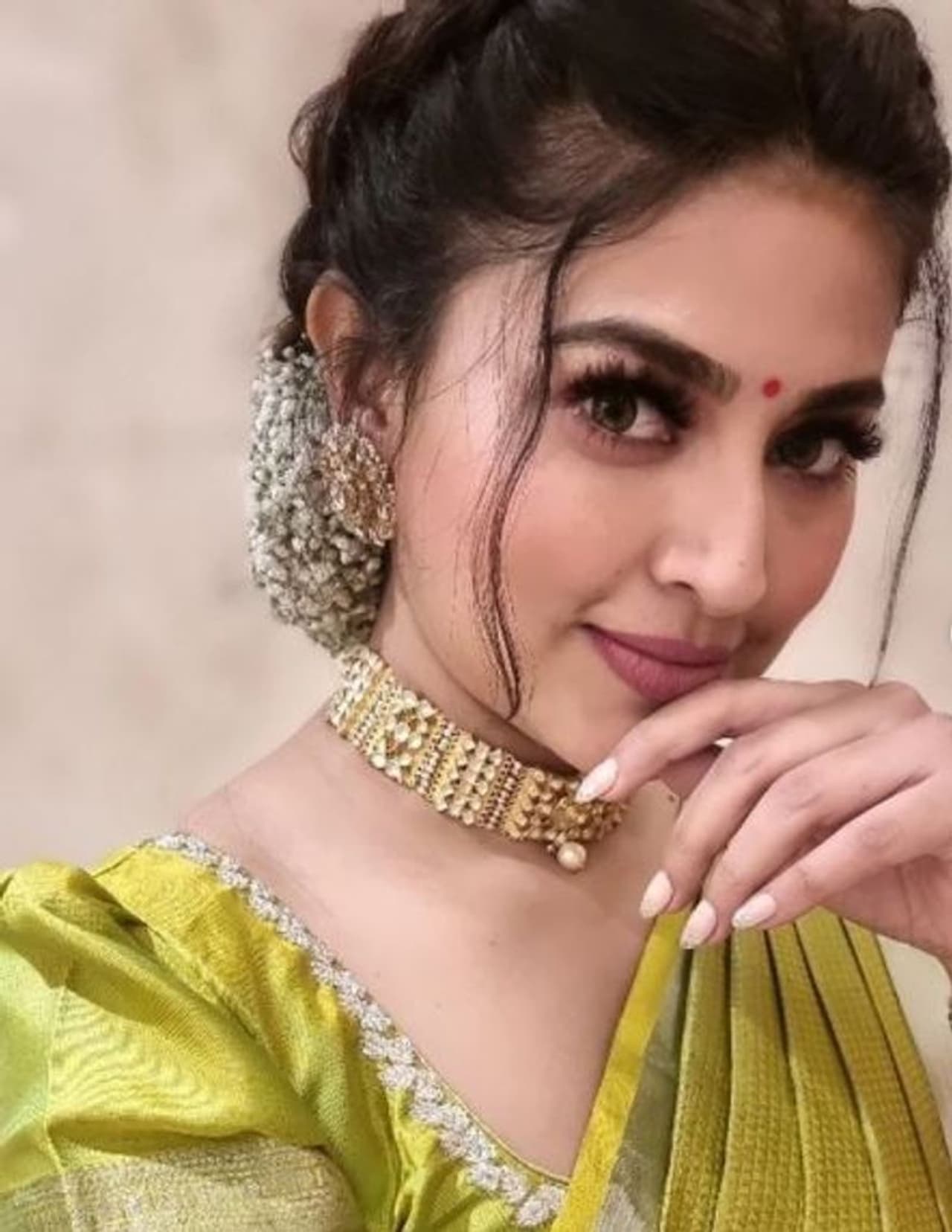 <p>இரண்டாவது குழந்தை பெற்ற பின்னர் உடல் எடை கூடி காணப்பட்ட சினேகா தற்போது... மளமளவென குறைத்து யங் ஹீரோயின்களுக்கே டஃப் கொடுத்து வருகிறார்.</p> <p>இரண்டாவது குழந்தை பெற்ற பின்னர் உடல் எடை கூடி காணப்பட்ட சினேகா தற்போது... மளமளவென குறைத்து யங் ஹீரோயின்களுக்கே டஃப் கொடுத்து வருகிறார்.</p>