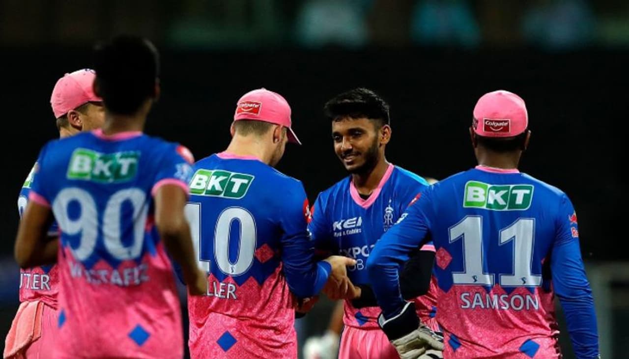 <p>ఐపీఎల్ 2021 సీజన్ కరోనా కారణంగా అర్ధాంతరంగా ఆగిపోయిన విషయం తెలిసిందే. అయితే ఇండియన్ ప్రీమియర్ లీగ్ నిబంధనల ప్రకారం ఆటగాళ్లకు చెల్లించాల్సిన పారితోషికం మాత్రం పూర్తిగా చెల్లించాల్సి ఉంటుంది...</p> <p>ఐపీఎల్ 2021 సీజన్ కరోనా కారణంగా అర్ధాంతరంగా ఆగిపోయిన విషయం తెలిసిందే. అయితే ఇండియన్ ప్రీమియర్ లీగ్ నిబంధనల ప్రకారం ఆటగాళ్లకు చెల్లించాల్సిన పారితోషికం మాత్రం పూర్తిగా చెల్లించాల్సి ఉంటుంది...</p>