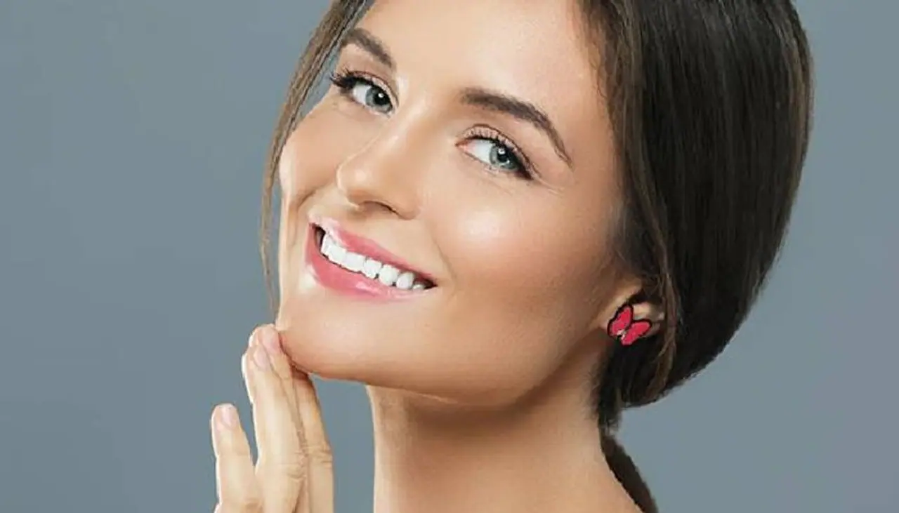 <p>Wouldn't it be just amazing to have a secret potion that would set everything perfect? Believe it or not, that wonder product is lurking somewhere in your kitchen shelf, voila! It is vinegar.</p> <p>Wouldn't it be just amazing to have a secret potion that would set everything perfect? Believe it or not, that wonder product is lurking somewhere in your kitchen shelf, voila! It is vinegar.</p>