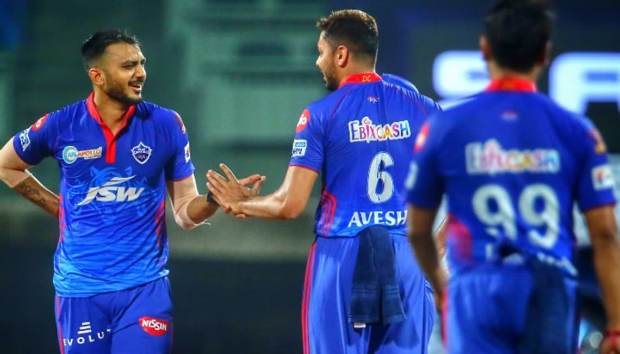 <p>IPL 2021 సీజన్లో భాగంగా నేడు పంజాబ్ కింగ్స్, ఢిల్లీ క్యాపిటల్స్ మధ్య మ్యాచ్ జరగనుంది. టాస్ గెలిచిన ఢిల్లీ క్యాపిటల్స్ కెప్టెన్ రిషబ్ పంత్ బౌలింగ్ ఎంచుకున్నాడు. </p> <p>IPL 2021 సీజన్లో భాగంగా నేడు పంజాబ్ కింగ్స్, ఢిల్లీ క్యాపిటల్స్ మధ్య మ్యాచ్ జరగనుంది. టాస్ గెలిచిన ఢిల్లీ క్యాపిటల్స్ కెప్టెన్ రిషబ్ పంత్ బౌలింగ్ ఎంచుకున్నాడు. </p>