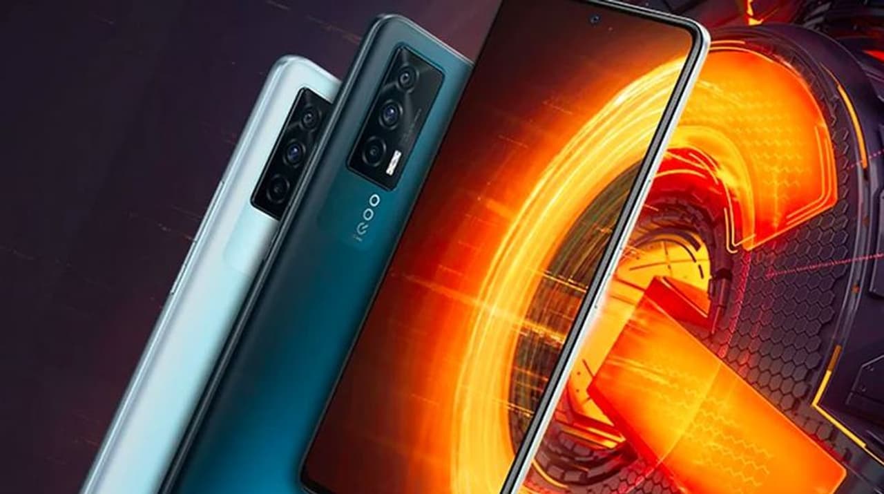 <p>&nbsp;ఐక్యూ 7 అండ్ ఐక్యూ 7 లెజెండ్ ఫోన్లు ట్రిపుల్ రియర్ కెమెరా సెటప్, 120 హెర్ట్జ్ రిఫ్రెష్ రేట్ డిస్ ప్లేతో తీసుకొచ్చారు. ఈ రెండు ఫోన్‌లలో ఫైవ్‌హోల్ డిస్ ప్లే లభిస్తుంది. అలాగే 66W ఫాస్ట్ ఛార్జింగ్ సపోర్ట్ కూడా ఉంది. అధిక రిజల్యూషన్ గల ఆడియో సపోర్ట్ తో &nbsp;డ్యూయల్ స్పీకర్‌ ఇచ్చారు. ఐక్యూ &nbsp;7 స్మార్ట్ ఫోన్ ఎం‌ఐ 11ఎక్స్ తో, &nbsp;ఐక్యూ 7 లెజెండ్ ఎం‌ఐ 11ఎక్స్ &nbsp;ప్రొ ఇంకా వన్ ప్లస్ 9ఆర్ తో పోటీపడుతుంది.<br />&nbsp;</p>