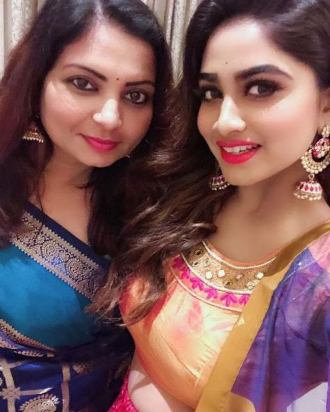 <p>வாவ்... அம்மாவும் மகளும் அவ்வளவு அழகு&nbsp;</p>