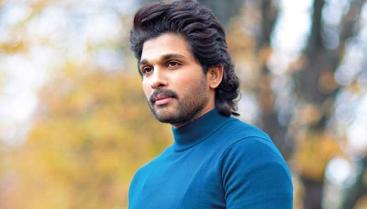 <p>పబ్లిక్‌లో ఫాలోయింగ్ ఎలా ఉన్నా, సోషల్ మీడియాలో అల్లుఅర్జున్‌కి విపరీతమైన ఫాలోయింగ్ ఉంది. తెలుగులో అత్యధిక మంది ఫాలోవర్లు కలిగిన స్టార్ కూడా మన స్టైలిష్ స్టారే...</p>