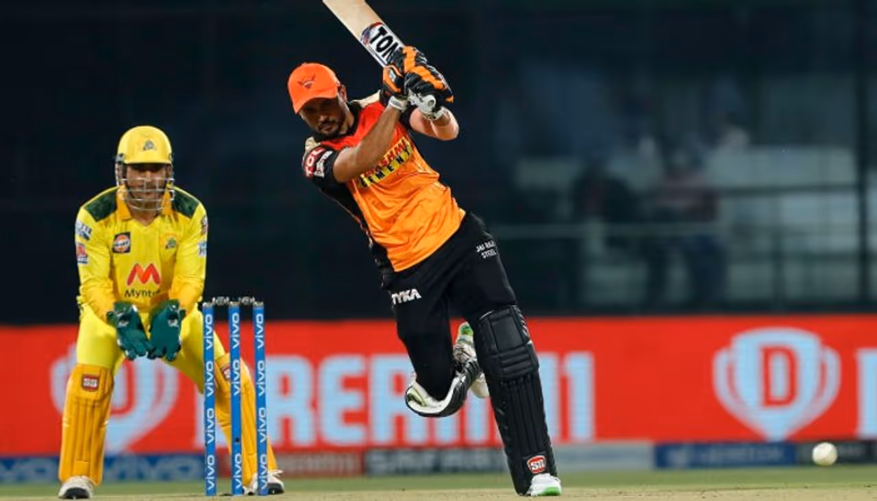 <p>IPL 2021 సీజన్‌లో భాగంగా నేడు రాజస్థాన్ రాయల్స్, సన్‌రైజర్స్ హైదరాబాద్ మధ్య మ్యాచ్ జరగనుంది. టాస్ గెలిచిన సన్‌రైజర్స్ హైదరాబాద్ కెప్టెన్ కేన్ విలియంసన్ ఫీల్డింగ్ ఎంచుకున్నాడు. రాజస్థాన్ రాయల్స్ తొలుత బ్యాటింగ్ చేయనుంది.&nbsp;</p>