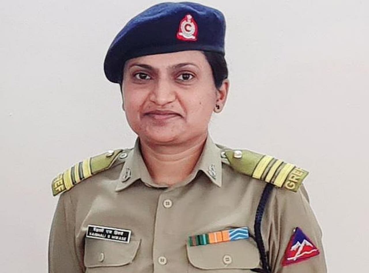 <p>Vaishali S Hiwase&nbsp;has become the first lady officer to take over as officer commanding of a Road Construction Company that is responsible to provide connectivity of an India China border road.<br />&nbsp;</p><p>"With two air maintained detachments located at 10000 ft and above the alignment of the road is going through some formidable passes and treacherous terrain of hard rock with vertical cliffs," an official said.</p>