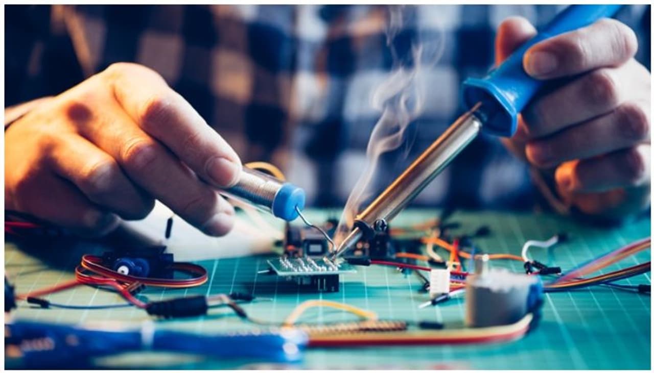 சென்னை ஆவடி கனரக வாகன தொழிற்சாலை வேலை: 1850 காலிப்பணியிடங்கள்...