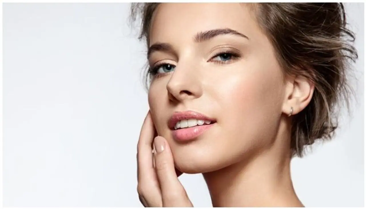 <p>ఆరోగ్యకరమైన ఆహారపు అలవాట్లు మీ అందాన్ని మరింత ద్విగుణీకృతం చేస్తాయి. మెరిపోయే చర్మానికి, చక్కటి శరీరవర్చస్సుకు, నిగనిగలాడే జుట్టు అందానికి, ఆరోగ్యానికి సహాయపడతాయి.&nbsp;</p>