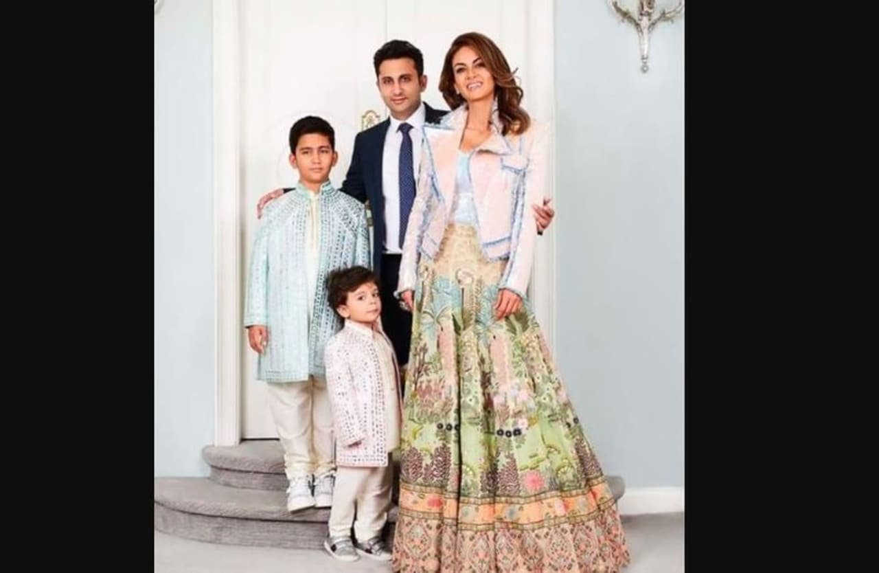 <p>నటాషా పూనవల ఎవరో కాదు సీరం ఇన్స్టిట్యూట్ ఆఫ్ ఇండియా సిఈఓ అదార్ పూనవల భార్య. కరోనా టీకా కోవిషీల్డ్ భారతదేశంలో అత్యవసర ఉపయోగం కోసం ఆమోదం పొందినప్పటి నుండి అదార్ పూనవల వార్తల్లో నిలుస్తున్నారు. <br /> </p> <p>నటాషా పూనవల ఎవరో కాదు సీరం ఇన్స్టిట్యూట్ ఆఫ్ ఇండియా సిఈఓ అదార్ పూనవల భార్య. కరోనా టీకా కోవిషీల్డ్ భారతదేశంలో అత్యవసర ఉపయోగం కోసం ఆమోదం పొందినప్పటి నుండి అదార్ పూనవల వార్తల్లో నిలుస్తున్నారు. <br /> </p>