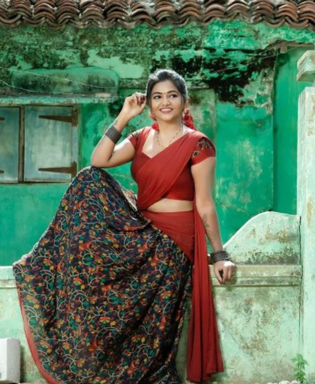 <p>சிவகார்த்திகேயன் நடிப்பில் சூப்பர் டூப்பர் ஹிட் அடித்த திரைப்படம் "வருத்தப்படாத வாலிபர் சங்கம்". அந்த படத்தில் சிவகார்த்திகேயன், சூரி காமெடி கூட்டணி ரசிகர்களை வெகுவாக கவர்ந்தது. அதில் சூரிக்கு ஜோடியாக ஷாலு ஷம்மு நடித்திருந்தார். </p> <p>சிவகார்த்திகேயன் நடிப்பில் சூப்பர் டூப்பர் ஹிட் அடித்த திரைப்படம் "வருத்தப்படாத வாலிபர் சங்கம்". அந்த படத்தில் சிவகார்த்திகேயன், சூரி காமெடி கூட்டணி ரசிகர்களை வெகுவாக கவர்ந்தது. அதில் சூரிக்கு ஜோடியாக ஷாலு ஷம்மு நடித்திருந்தார். </p>