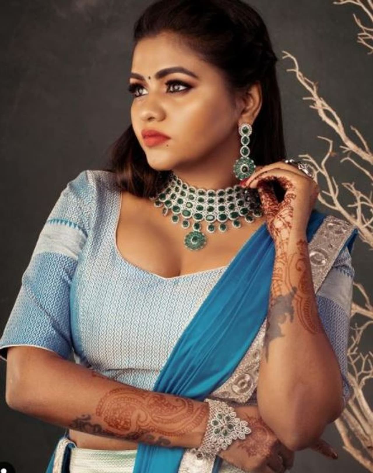 <p>சிவகார்த்திகேயன் நடிப்பில் சூப்பர் டூப்பர் ஹிட் அடித்த திரைப்படம் "வருத்தப்படாத வாலிபர் சங்கம்". அந்த படத்தில் சிவகார்த்திகேயன், சூரி காமெடி கூட்டணி ரசிகர்களை வெகுவாக கவர்ந்தது. </p><p> </p> <p>சிவகார்த்திகேயன் நடிப்பில் சூப்பர் டூப்பர் ஹிட் அடித்த திரைப்படம் "வருத்தப்படாத வாலிபர் சங்கம்". அந்த படத்தில் சிவகார்த்திகேயன், சூரி காமெடி கூட்டணி ரசிகர்களை வெகுவாக கவர்ந்தது. </p><p> </p>