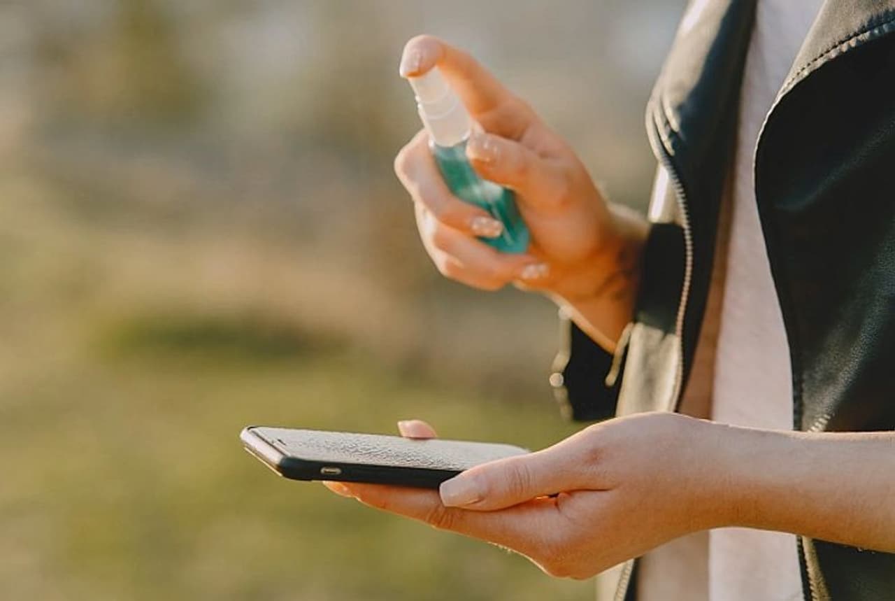 <p><strong>How long does the virus survive on surfaces?</strong><br /> </p><p>Studies have shown that the virus can survive for up to 72 hours on plastic and stainless steel, under four hours on copper and 24 hours on cardboard. The most important aspect is that they can easily be cleaned with common household disinfectants that will kill the virus. </p> <p><strong>How long does the virus survive on surfaces?</strong><br /> </p><p>Studies have shown that the virus can survive for up to 72 hours on plastic and stainless steel, under four hours on copper and 24 hours on cardboard. The most important aspect is that they can easily be cleaned with common household disinfectants that will kill the virus. </p>