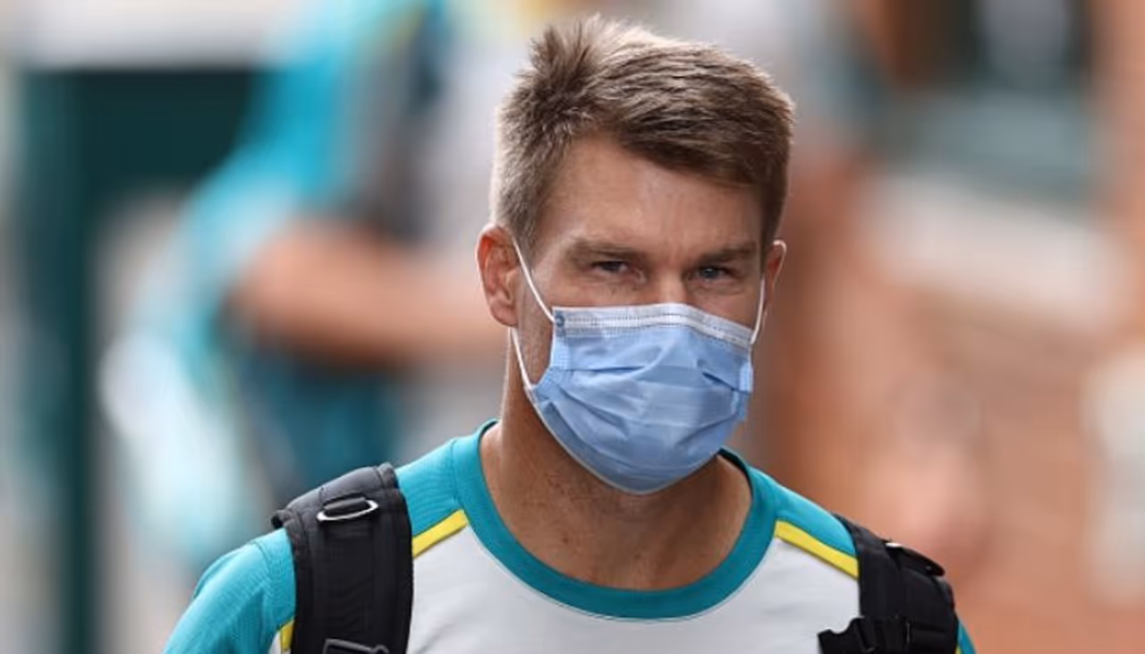 <p>భారత జట్టు ఆడే ప్రతీ మ్యాచ్ని వీక్షిస్తుంటాడు ఆస్ట్రేలియా క్రికెటర్ డేవిడ్ వార్నర్. ఇండియాని తన రెండో ఇల్లుగా ప్రకటించిన డేవిడ్ వార్నర్, భారత క్రికెటర్లు విరాట్ కోహ్లీ, రోహిత్ శర్మ, రిషబ్ పంత్లపై తనకున్న అభిమానాన్ని చాలాసార్లు బహిరంగంగా ప్రకటించాడు కూడా...</p> <p>భారత జట్టు ఆడే ప్రతీ మ్యాచ్ని వీక్షిస్తుంటాడు ఆస్ట్రేలియా క్రికెటర్ డేవిడ్ వార్నర్. ఇండియాని తన రెండో ఇల్లుగా ప్రకటించిన డేవిడ్ వార్నర్, భారత క్రికెటర్లు విరాట్ కోహ్లీ, రోహిత్ శర్మ, రిషబ్ పంత్లపై తనకున్న అభిమానాన్ని చాలాసార్లు బహిరంగంగా ప్రకటించాడు కూడా...</p>