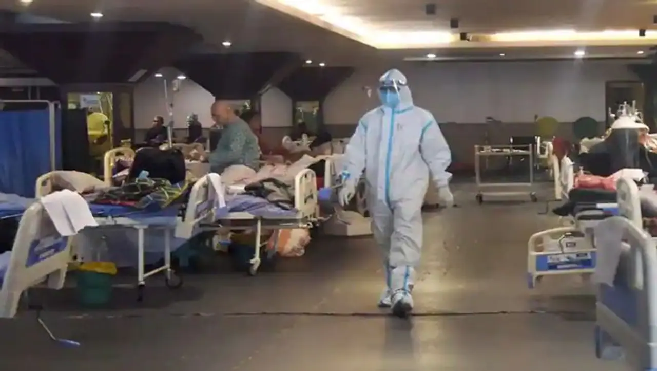 <p>ಅದರಲ್ಲೂ ಇದು ಕೋವಿಡ್ ನಿಂದ ಚೇತರಿಸಿಕೊಂಡವರಲ್ಲಿ ಕಾಣಿಸುತ್ತಿರುವುದು ದೊಡ್ಡ ಸವಾಲು. ಈಗಾಗಲೇ ಬ್ಲ್ಯಾಕ್ ಫಂಗಸ್ ಗೆ ಸರಿಯಾದ ಸಮಯಕ್ಕೆ ಚಿಕಿತ್ಸೆ ಸಿಗದೆ ಕೆಲವು ಜನರು ಪ್ರಾಣ ಕಳೆದುಕೊಂಡಿರುವುದು ಇದೆ. ವೈದ್ಯಕೀಯವಾಗಿ ಇದನ್ನು ಮ್ಯೂಕೋರ್ಮೈಕೋಸಿಸ್ ಎಂದು ಕರೆಯಲಾಗುತ್ತದೆ. ಇದರ ಬಗ್ಗೆ ಇನ್ನಷ್ಟು ವಿವರ ತಿಳಿಯಲು ಈ ಲೇಖನ ಓದಿಕೊಳ್ಳಿ.</p>